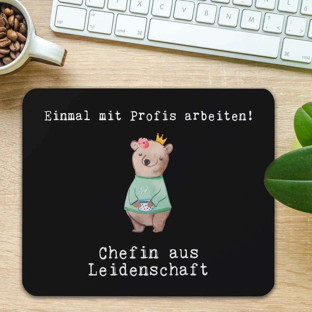 Mauspad Chefin aus Leidenschaft Mousepad, Computer zubehör, Büroausstattung, PC Zubehör, Arbeitszimmer, Mauspad, Einzigartiges Mauspad, Designer Mauspad, Mausunterlage, Mauspad Büro, Beruf, Ausbildung, Jubiläum, Abschied, Rente, Kollege, Kollegin, Geschenk, Schenken, Arbeitskollege, Mitarbeiter, Firma, Danke, Dankeschön, CEO, Chefin, Führungskraft, Geschäftsinhaberin, Firmeninhaberin, Unternehmensinhaberin, Direktorin, Leiterin