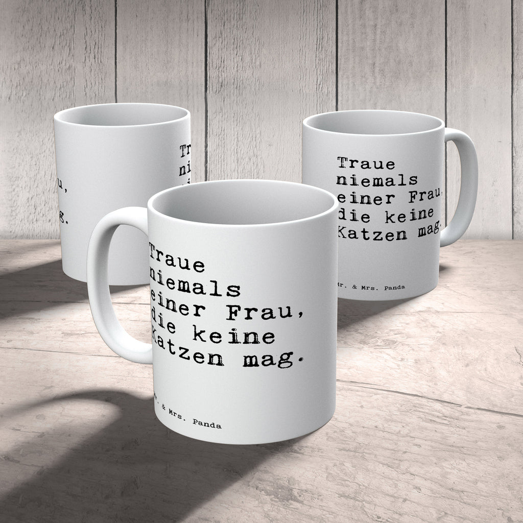 Tasse Sprüche und Zitate Traue niemals einer Frau, die keine Katzen mag. Tasse, Kaffeetasse, Teetasse, Becher, Kaffeebecher, Teebecher, Keramiktasse, Porzellantasse, Büro Tasse, Geschenk Tasse, Tasse Sprüche, Tasse Motive, Kaffeetassen, Tasse bedrucken, Designer Tasse, Cappuccino Tassen, Schöne Teetassen, Spruch, Sprüche, lustige Sprüche, Weisheiten, Zitate, Spruch Geschenke, Spruch Sprüche Weisheiten Zitate Lustig Weisheit Worte