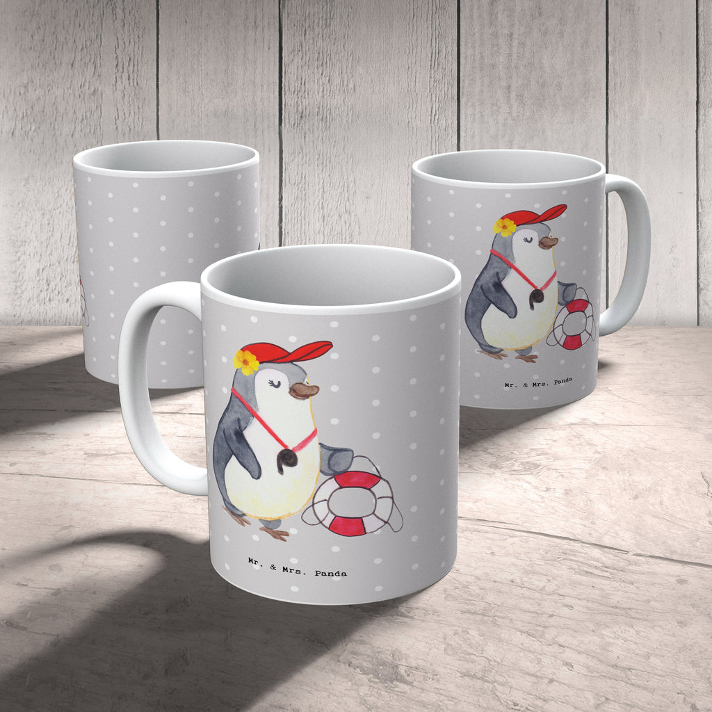 Tasse Bademeisterin mit Herz Tasse, Kaffeetasse, Teetasse, Becher, Kaffeebecher, Teebecher, Keramiktasse, Porzellantasse, Büro Tasse, Geschenk Tasse, Tasse Sprüche, Tasse Motive, Kaffeetassen, Tasse bedrucken, Designer Tasse, Cappuccino Tassen, Schöne Teetassen, Beruf, Ausbildung, Jubiläum, Abschied, Rente, Kollege, Kollegin, Geschenk, Schenken, Arbeitskollege, Mitarbeiter, Firma, Danke, Dankeschön, Bademeisterin, Rettungsschwimmerin, Schwimmmeisterin, Schwimmbad, Freibad, Badeanstalt, Schwimmverein, Schwimmschule