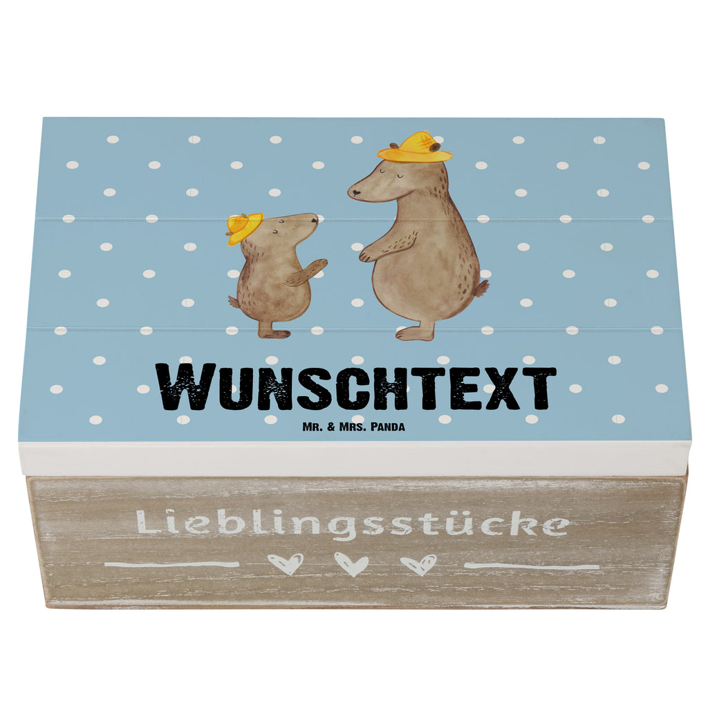 Personalisierte Holzkiste Bären mit Hut Holzkiste mit Namen, Kiste mit Namen, Schatzkiste mit Namen, Truhe mit Namen, Schatulle mit Namen, Erinnerungsbox mit Namen, Erinnerungskiste, mit Namen, Dekokiste mit Namen, Aufbewahrungsbox mit Namen, Holzkiste Personalisiert, Kiste Personalisiert, Schatzkiste Personalisiert, Truhe Personalisiert, Schatulle Personalisiert, Erinnerungsbox Personalisiert, Erinnerungskiste Personalisiert, Dekokiste Personalisiert, Aufbewahrungsbox Personalisiert, Geschenkbox personalisiert, GEschenkdose personalisiert, Familie, Vatertag, Muttertag, Bruder, Schwester, Mama, Papa, Oma, Opa, Bär, Bären, Vater, Papi, Paps, Dad, Daddy, Lieblingsmensch, Sohn, Söhne, Kind, Kinder, Vater-Sohn, Family, Vorbild