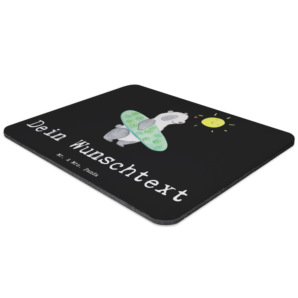 Personalisiertes Mauspad Panda Surfen Personalisiertes Mousepad, Personalisiertes Mouse Pad, Personalisiertes Mauspad, Mauspad mit Namen, Mousepad mit Namen, Mauspad bedrucken, Mousepad bedrucken, Namensaufdruck, selbst bedrucken, Arbeitszimmer Geschenk, Büro Geschenk, Mouse Pad mit Namen, Selbst bedrucken, Individuelles Mauspad, Einzigartiges Mauspad, Mauspad mit Namen gestalten, Geschenk, Sport, Sportart, Hobby, Schenken, Danke, Dankeschön, Auszeichnung, Gewinn, Sportler, Wellenreiten, Surfen, Surfschule