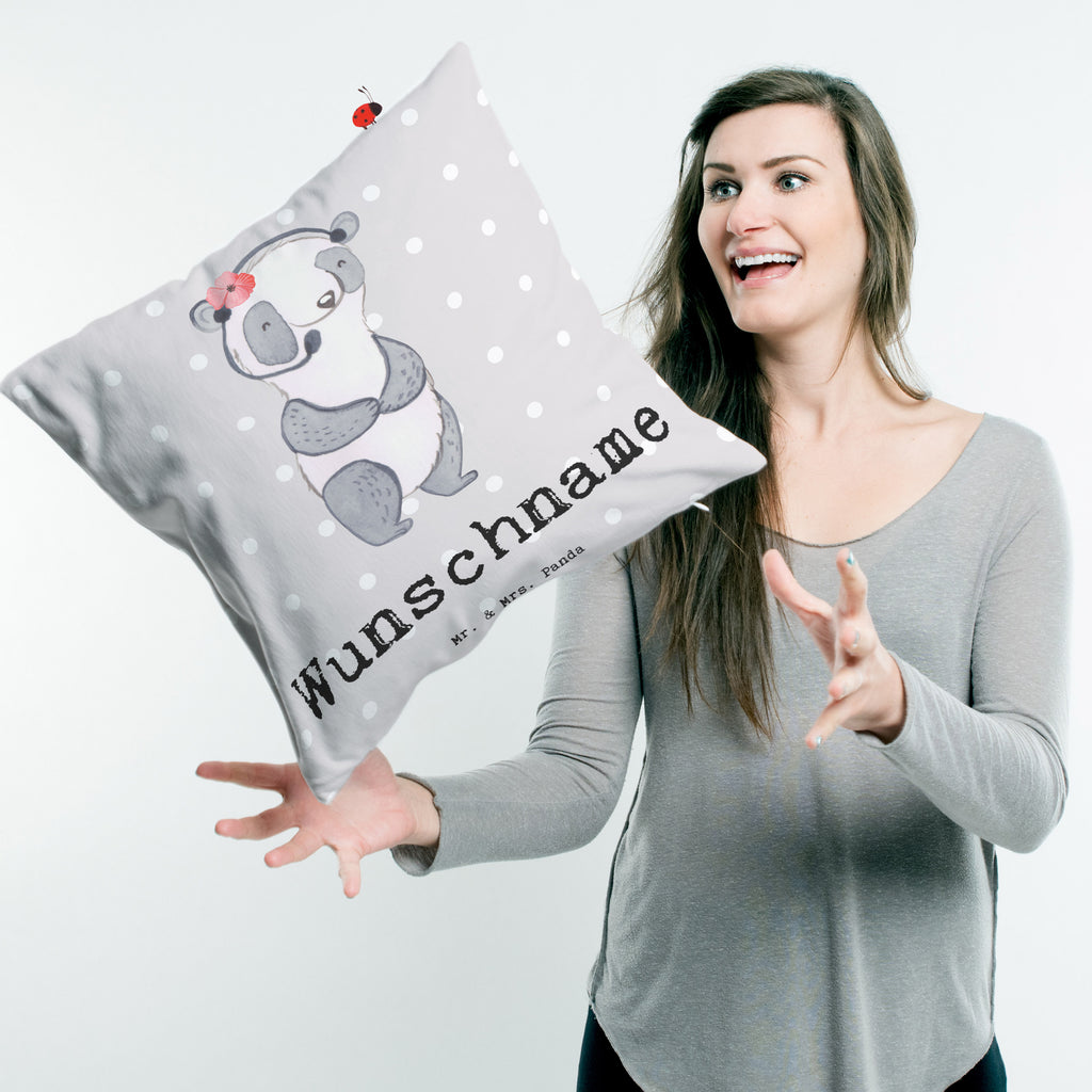 Personalisiertes Kissen Panda Beste Arbeitskollegin der Welt Kissen, personalisiert, Name, Wunschname, bedrucken, Kopfkissen, für, Dankeschön, Geschenk, Schenken, Geburtstag, Geburtstagsgeschenk, Geschenkidee, Danke, Bedanken, Mitbringsel, Freude machen, Geschenktipp, Arbeitskollegin, Kollegin, Freundin, Büro, Abschiedsgeschenk, Ruhestand, Arbeit, Mitarbeiterin, Berufsgenossin, Beruf