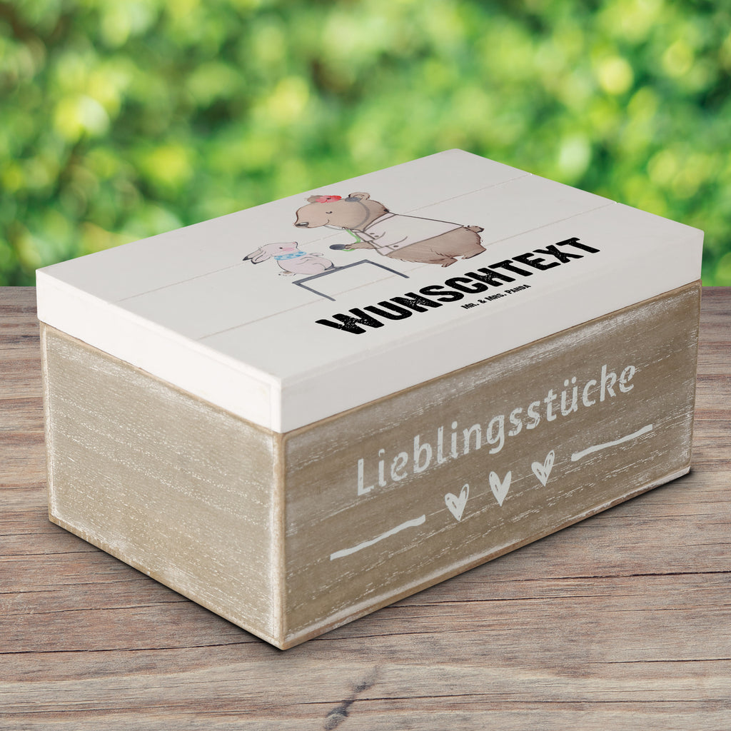 Personalisierte Holzkiste Tierheilpraktikerin Herz Holzkiste mit Namen, Kiste mit Namen, Schatzkiste mit Namen, Truhe mit Namen, Schatulle mit Namen, Erinnerungsbox mit Namen, Erinnerungskiste, mit Namen, Dekokiste mit Namen, Aufbewahrungsbox mit Namen, Holzkiste Personalisiert, Kiste Personalisiert, Schatzkiste Personalisiert, Truhe Personalisiert, Schatulle Personalisiert, Erinnerungsbox Personalisiert, Erinnerungskiste Personalisiert, Dekokiste Personalisiert, Aufbewahrungsbox Personalisiert, Geschenkbox personalisiert, GEschenkdose personalisiert, Beruf, Ausbildung, Jubiläum, Abschied, Rente, Kollege, Kollegin, Geschenk, Schenken, Arbeitskollege, Mitarbeiter, Firma, Danke, Dankeschön