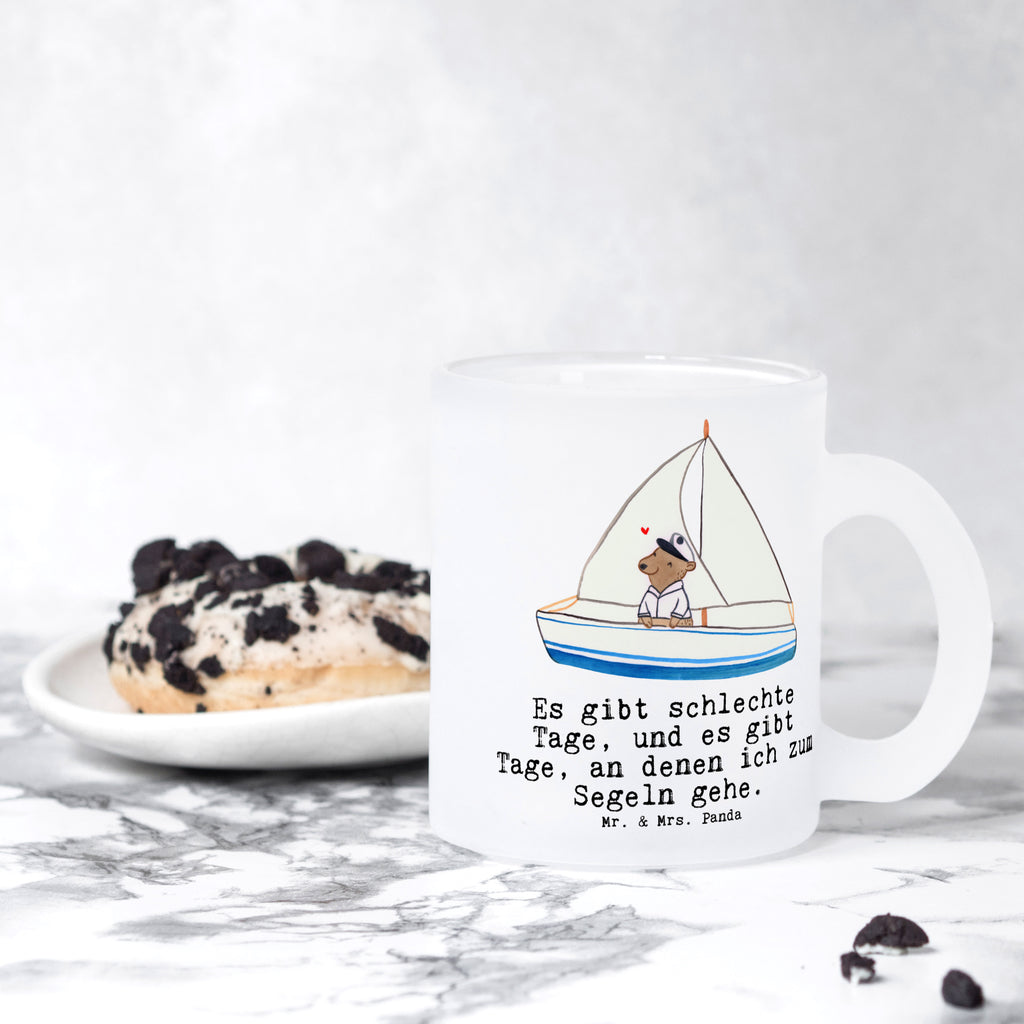 Teetasse Bär Segeln Tage Teetasse, Teeglas, Teebecher, Tasse mit Henkel, Tasse, Glas Teetasse, Teetasse aus Glas, Geschenk, Sport, Sportart, Hobby, Schenken, Danke, Dankeschön, Auszeichnung, Gewinn, Sportler, segeln, Segeltörn, Segelboot, Segelschule, Yachtclub