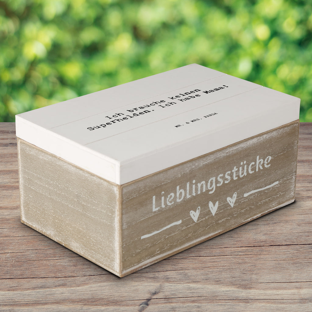 Holzkiste Sprüche und Zitate Ich brauche keinen Superhelden. Ich habe Mama! Holzkiste, Kiste, Schatzkiste, Truhe, Schatulle, XXL, Erinnerungsbox, Erinnerungskiste, Dekokiste, Aufbewahrungsbox, Geschenkbox, Geschenkdose, Spruch, Sprüche, lustige Sprüche, Weisheiten, Zitate, Spruch Geschenke, Spruch Sprüche Weisheiten Zitate Lustig Weisheit Worte