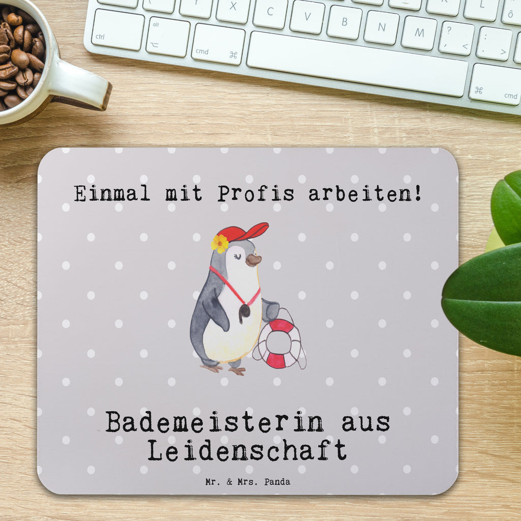 Mauspad Bademeisterin aus Leidenschaft Mousepad, Computer zubehör, Büroausstattung, PC Zubehör, Arbeitszimmer, Mauspad, Einzigartiges Mauspad, Designer Mauspad, Mausunterlage, Mauspad Büro, Beruf, Ausbildung, Jubiläum, Abschied, Rente, Kollege, Kollegin, Geschenk, Schenken, Arbeitskollege, Mitarbeiter, Firma, Danke, Dankeschön, Bademeisterin, Rettungsschwimmerin, Schwimmmeisterin, Schwimmbad, Freibad, Badeanstalt, Schwimmverein, Schwimmschule