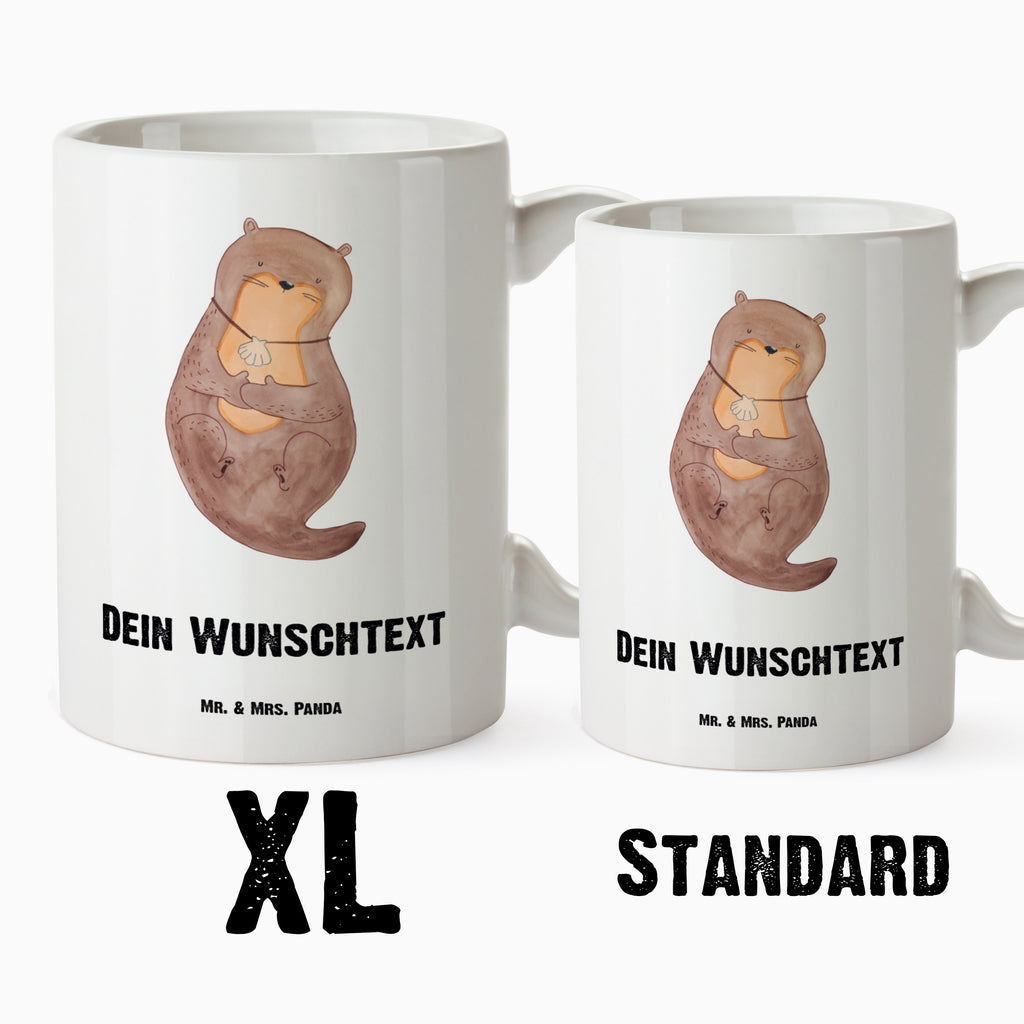 Personalisierte XL Tasse Otter mit Muschelmedaillon Personalisierte XL Tasse, Personalisierte Große Tasse, Personalisierte Grosse Kaffeetasse, PErsonalisierter XL Becher, XL Teetasse mit Namen, XL Becher mit Namen, spülmaschinenfest, Jumbo Tasse, Groß, Personalisiert, XL Tasse mit Namen, XL Namenstasse, Jumbo Namenstasse, Otter, Fischotter, Seeotter, Otterliebe, grübeln, träumen, Motivation, Tagträumen, Büro