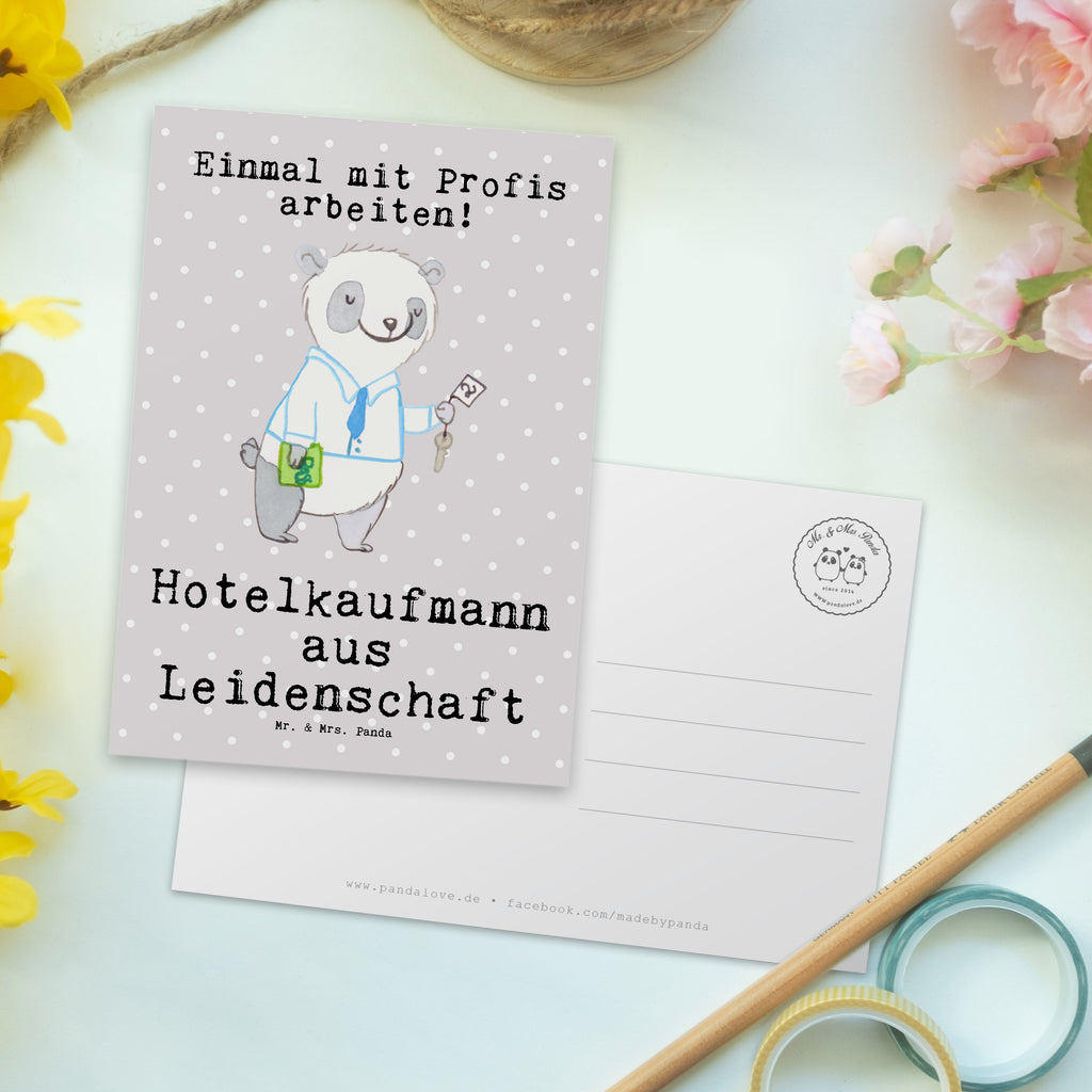 Postkarte Hotelkaufmann aus Leidenschaft Postkarte, Karte, Geschenkkarte, Grußkarte, Einladung, Ansichtskarte, Geburtstagskarte, Einladungskarte, Dankeskarte, Ansichtskarten, Einladung Geburtstag, Einladungskarten Geburtstag, Beruf, Ausbildung, Jubiläum, Abschied, Rente, Kollege, Kollegin, Geschenk, Schenken, Arbeitskollege, Mitarbeiter, Firma, Danke, Dankeschön, Hotelkaufmann, Hotelfachmann, Hotelfachangestellter, Hotelier, Hoteleröffnung