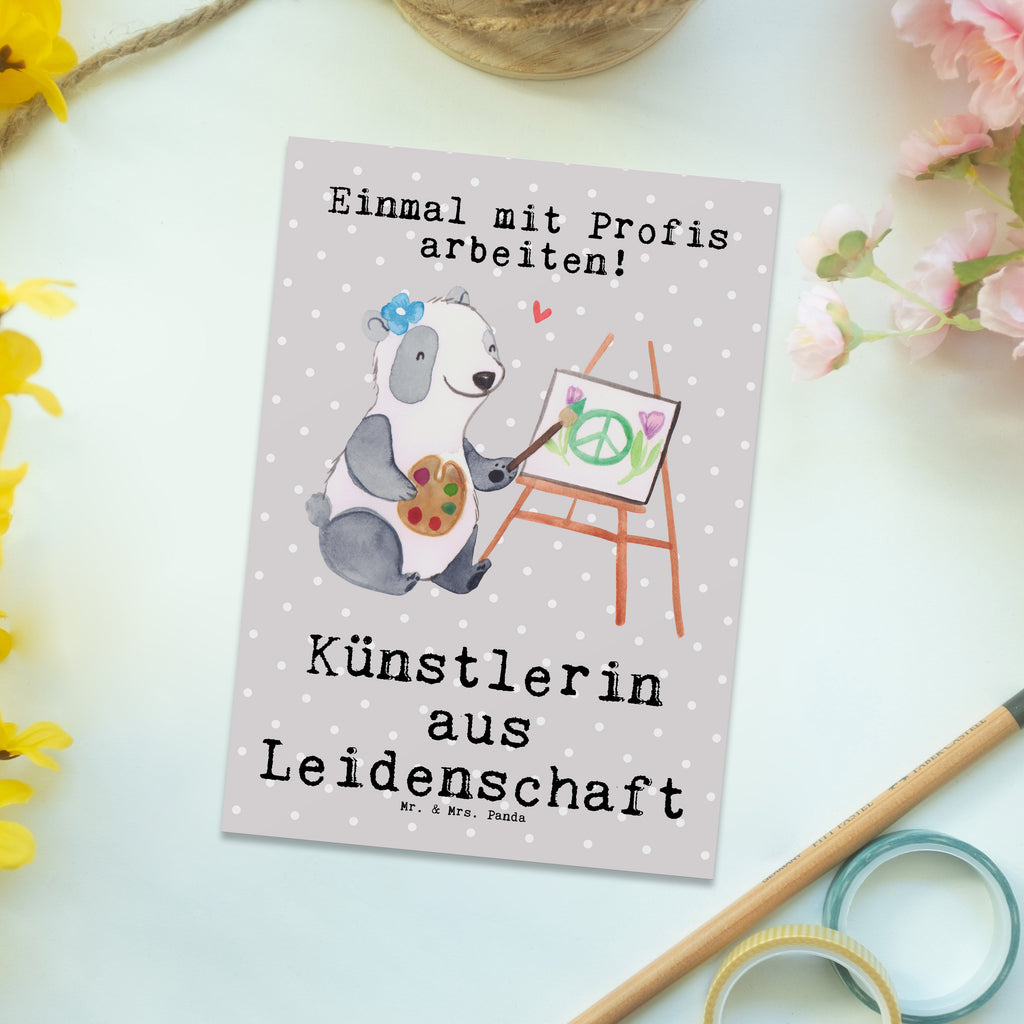 Postkarte Künstlerin aus Leidenschaft Postkarte, Karte, Geschenkkarte, Grußkarte, Einladung, Ansichtskarte, Geburtstagskarte, Einladungskarte, Dankeskarte, Ansichtskarten, Einladung Geburtstag, Einladungskarten Geburtstag, Beruf, Ausbildung, Jubiläum, Abschied, Rente, Kollege, Kollegin, Geschenk, Schenken, Arbeitskollege, Mitarbeiter, Firma, Danke, Dankeschön, Künstlerin, Malerin, Kunstmalerin, Galerie Eröffnung, Kunstschule