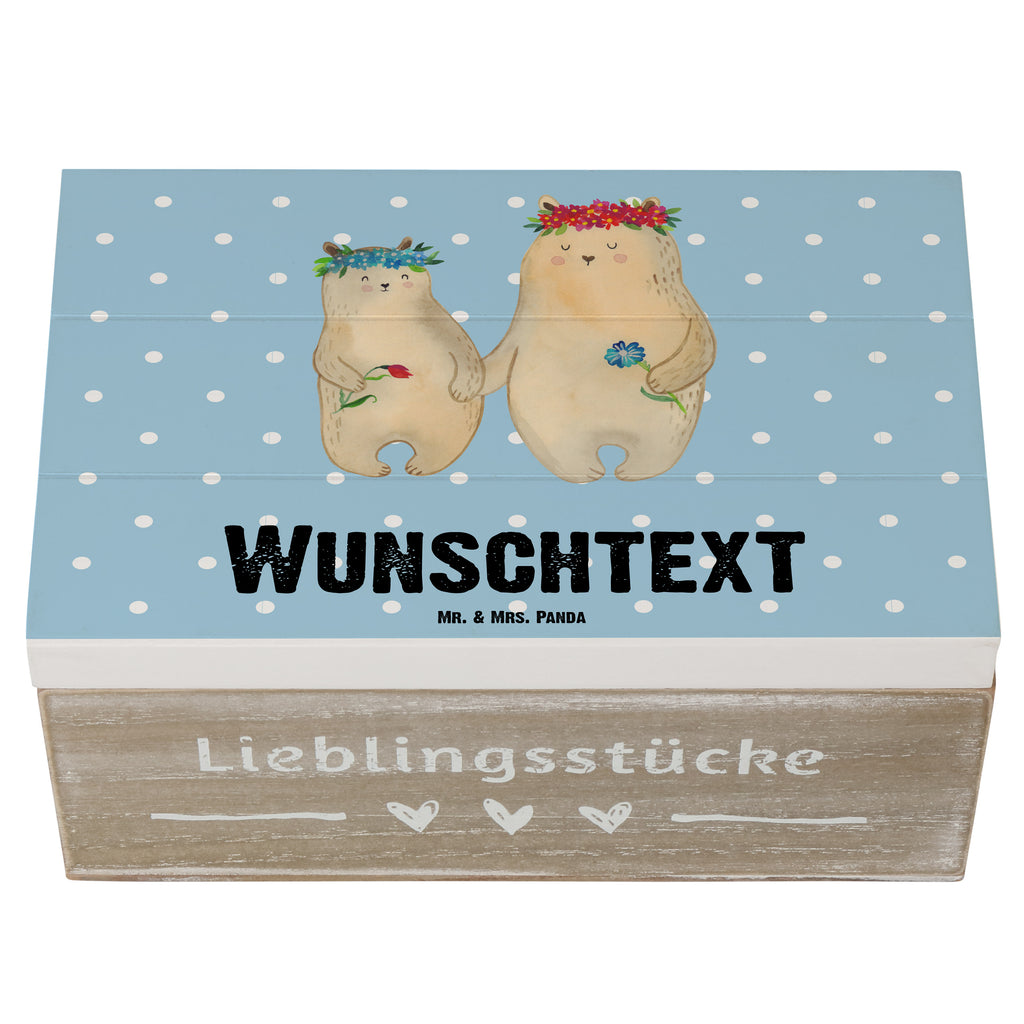 Personalisierte Holzkiste Bären mit Blumenkranz Holzkiste mit Namen, Kiste mit Namen, Schatzkiste mit Namen, Truhe mit Namen, Schatulle mit Namen, Erinnerungsbox mit Namen, Erinnerungskiste, mit Namen, Dekokiste mit Namen, Aufbewahrungsbox mit Namen, Holzkiste Personalisiert, Kiste Personalisiert, Schatzkiste Personalisiert, Truhe Personalisiert, Schatulle Personalisiert, Erinnerungsbox Personalisiert, Erinnerungskiste Personalisiert, Dekokiste Personalisiert, Aufbewahrungsbox Personalisiert, Geschenkbox personalisiert, GEschenkdose personalisiert, Familie, Vatertag, Muttertag, Bruder, Schwester, Mama, Papa, Oma, Opa, Bär, Bären, Mutter, Mutti, Mami, Lieblingsmensch, Lieblingsmama, beste Mutter, weltbeste Mama, Geschenk Mama. Muttertag, Tochter, Kind, Kinder, Töchter, Family, Vorbild