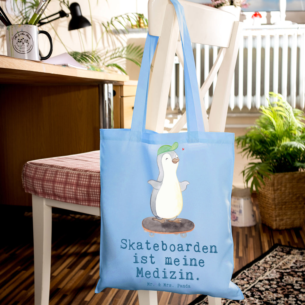 Tragetasche Pinguin Skateboarden Medizin Beuteltasche, Beutel, Einkaufstasche, Jutebeutel, Stoffbeutel, Tasche, Shopper, Umhängetasche, Strandtasche, Schultertasche, Stofftasche, Tragetasche, Badetasche, Jutetasche, Einkaufstüte, Laptoptasche, Geschenk, Sport, Sportart, Hobby, Schenken, Danke, Dankeschön, Auszeichnung, Gewinn, Sportler, Skateboarden, Skateboard fahren, Skaten, Skateboard, Skateplatz