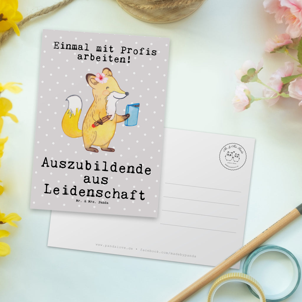 Postkarte Auszubildende aus Leidenschaft Postkarte, Karte, Geschenkkarte, Grußkarte, Einladung, Ansichtskarte, Geburtstagskarte, Einladungskarte, Dankeskarte, Ansichtskarten, Einladung Geburtstag, Einladungskarten Geburtstag, Beruf, Ausbildung, Jubiläum, Abschied, Rente, Kollege, Kollegin, Geschenk, Schenken, Arbeitskollege, Mitarbeiter, Firma, Danke, Dankeschön, Auszubildende, Azubine, Ausbildungsbeginn, Abschlussprüfung, Beginn der Ausbildung, Glücksbringer zur Ausbildung