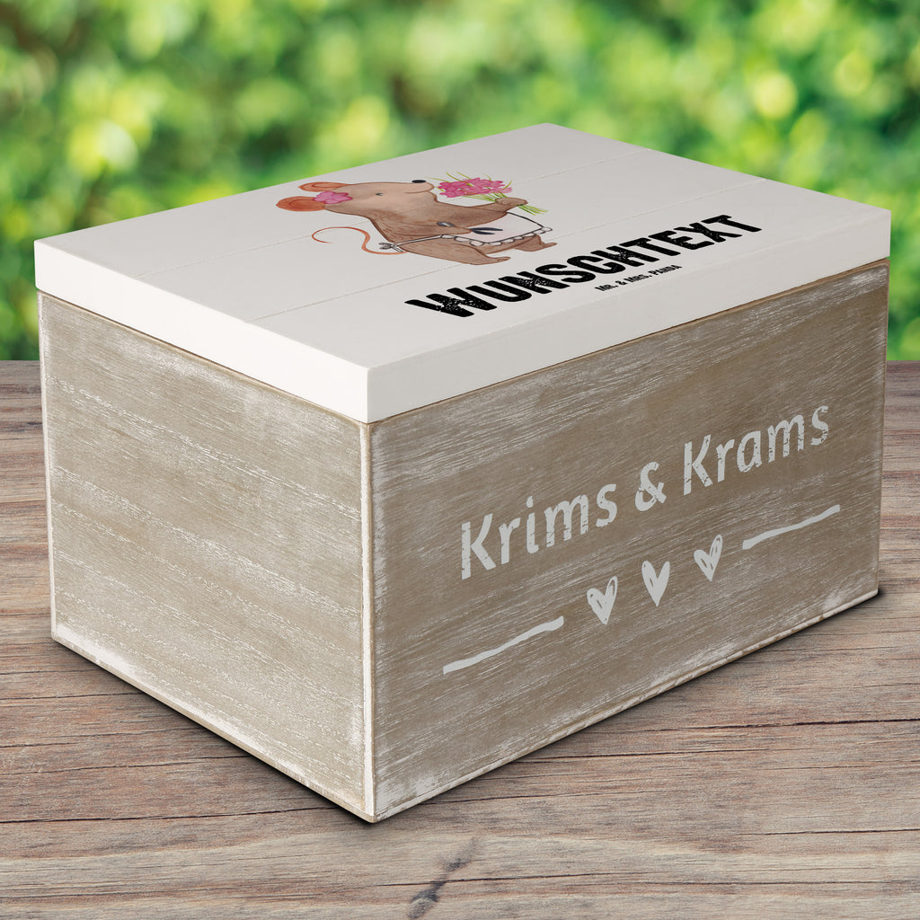 Personalisierte Holzkiste Maus Beste Großtante der Welt Holzkiste mit Namen, Kiste mit Namen, Schatzkiste mit Namen, Truhe mit Namen, Schatulle mit Namen, Erinnerungsbox mit Namen, Erinnerungskiste, mit Namen, Dekokiste mit Namen, Aufbewahrungsbox mit Namen, Holzkiste Personalisiert, Kiste Personalisiert, Schatzkiste Personalisiert, Truhe Personalisiert, Schatulle Personalisiert, Erinnerungsbox Personalisiert, Erinnerungskiste Personalisiert, Dekokiste Personalisiert, Aufbewahrungsbox Personalisiert, Geschenkbox personalisiert, GEschenkdose personalisiert, für, Dankeschön, Geschenk, Schenken, Geburtstag, Geburtstagsgeschenk, Geschenkidee, Danke, Bedanken, Mitbringsel, Freude machen, Geschenktipp, Großtante, Grosstante, Tante, Lieblingstante, Familie, Schwester, Tanten, Kleinigkeit, Beste, Nichte, Neffe, Groß