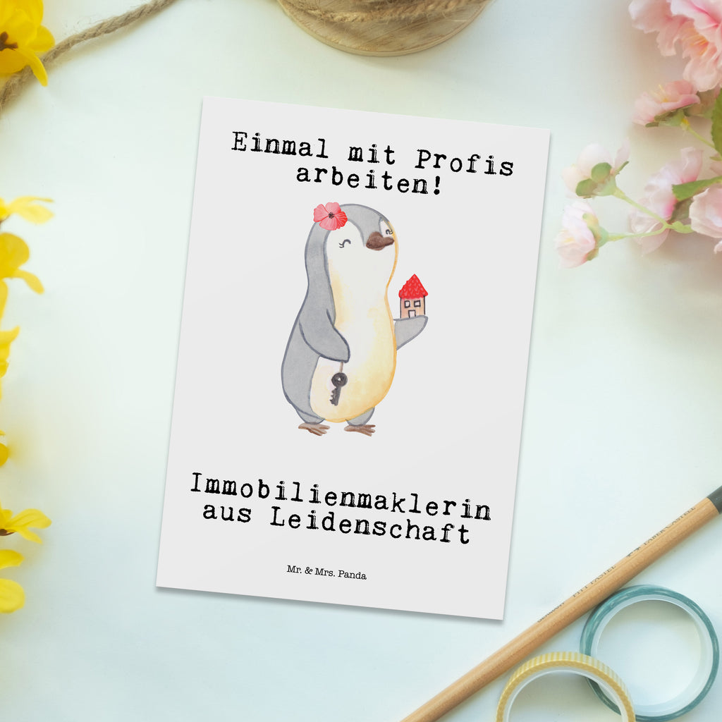 Postkarte Immobilienmaklerin aus Leidenschaft Postkarte, Karte, Geschenkkarte, Grußkarte, Einladung, Ansichtskarte, Geburtstagskarte, Einladungskarte, Dankeskarte, Ansichtskarten, Einladung Geburtstag, Einladungskarten Geburtstag, Beruf, Ausbildung, Jubiläum, Abschied, Rente, Kollege, Kollegin, Geschenk, Schenken, Arbeitskollege, Mitarbeiter, Firma, Danke, Dankeschön, Immobilienmaklerin, Immobilienhändlerin, Immobilienkauffrau, Immobilienbüro