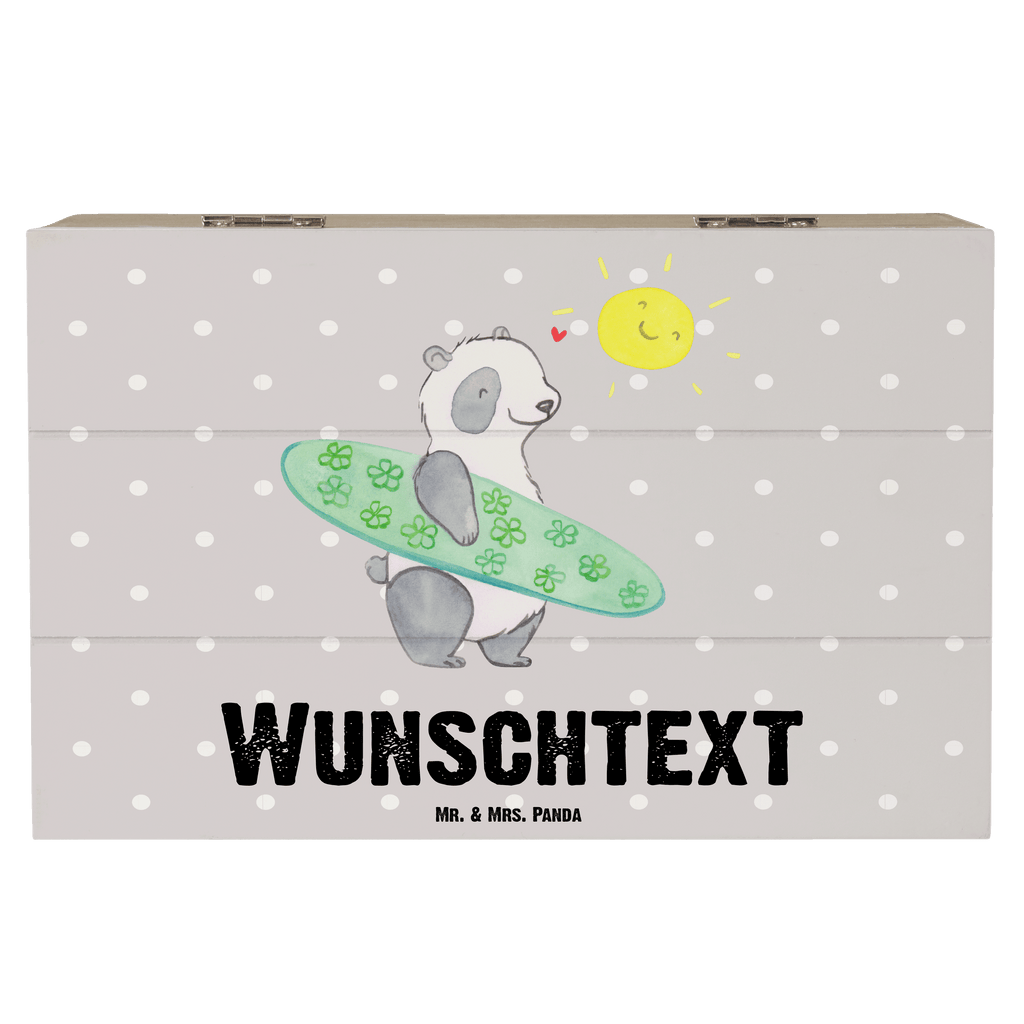 Personalisierte Holzkiste Panda Surfen Holzkiste mit Namen, Kiste mit Namen, Schatzkiste mit Namen, Truhe mit Namen, Schatulle mit Namen, Erinnerungsbox mit Namen, Erinnerungskiste, mit Namen, Dekokiste mit Namen, Aufbewahrungsbox mit Namen, Holzkiste Personalisiert, Kiste Personalisiert, Schatzkiste Personalisiert, Truhe Personalisiert, Schatulle Personalisiert, Erinnerungsbox Personalisiert, Erinnerungskiste Personalisiert, Dekokiste Personalisiert, Aufbewahrungsbox Personalisiert, Geschenkbox personalisiert, GEschenkdose personalisiert, Geschenk, Sport, Sportart, Hobby, Schenken, Danke, Dankeschön, Auszeichnung, Gewinn, Sportler, Wellenreiten, Surfen, Surfschule