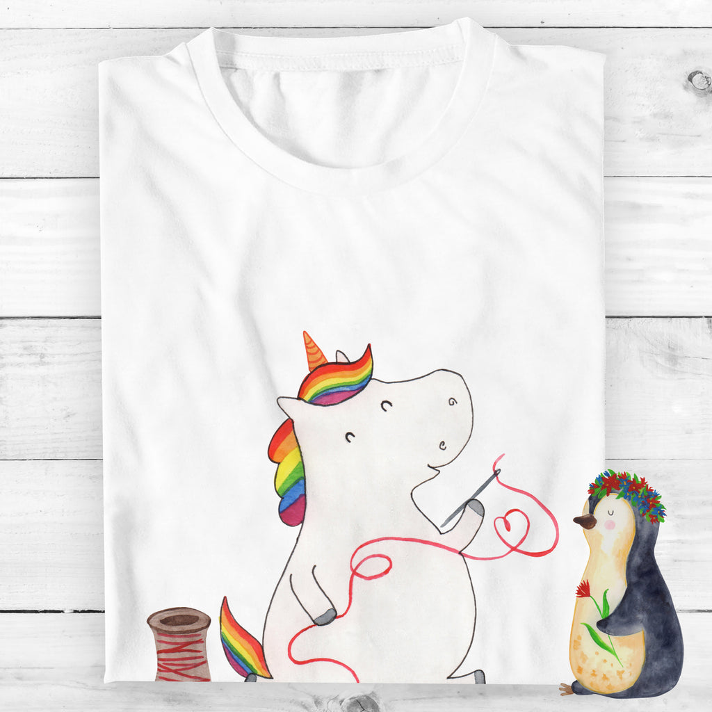 T-Shirt Standard Einhorn Näherin T-Shirt, Shirt, Tshirt, Lustiges T-Shirt, T-Shirt mit Spruch, Party, Junggesellenabschied, Jubiläum, Geburstag, Herrn, Damen, Männer, Frauen, Schlafshirt, Nachthemd, Sprüche, Einhorn, Einhörner, Einhorn Deko, Pegasus, Unicorn, Näherin, nähen, Mädchen, Freundin, Häkeln, Stricken, basteln, Nähzimmer