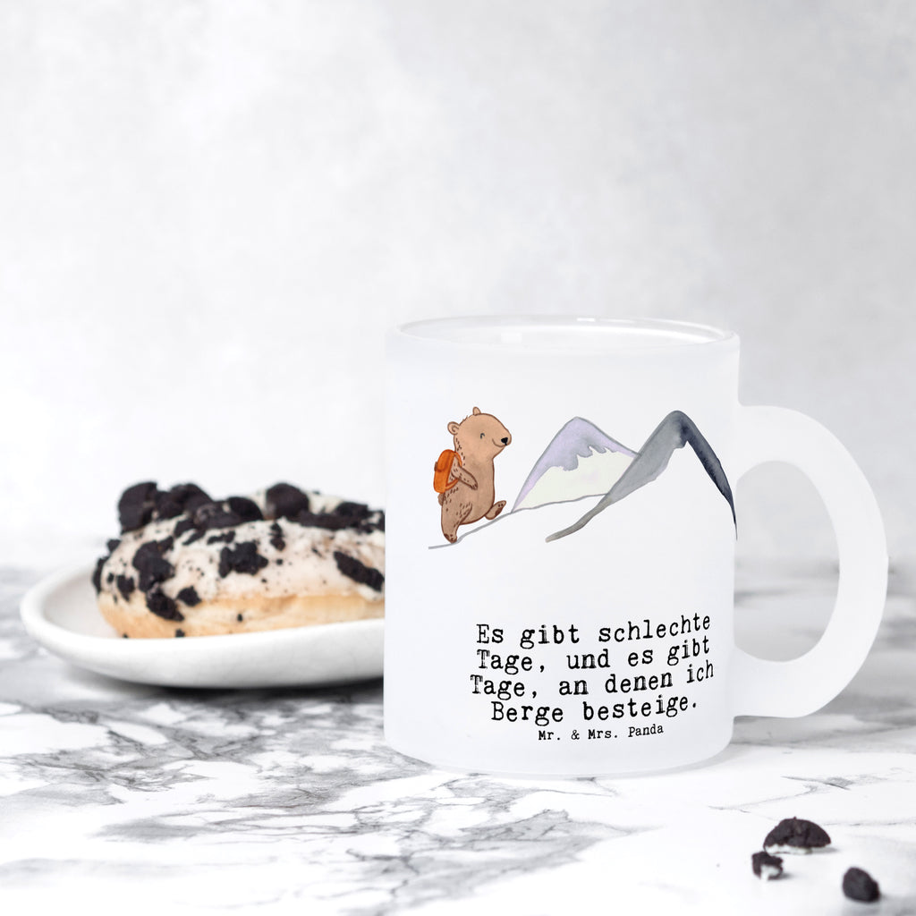 Teetasse Bär Bergsteigen Tage Teetasse, Teeglas, Teebecher, Tasse mit Henkel, Tasse, Glas Teetasse, Teetasse aus Glas, Geschenk, Sport, Sportart, Hobby, Schenken, Danke, Dankeschön, Auszeichnung, Gewinn, Sportler, Bergsteigen, wandern, Bergsport, Trekking, Alpinismus, Alpinwandern