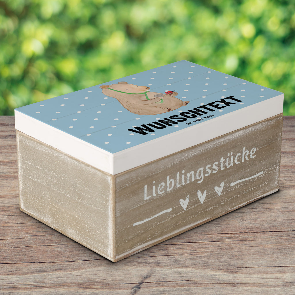 Personalisierte Holzkiste Bär Arzt Holzkiste mit Namen, Kiste mit Namen, Schatzkiste mit Namen, Truhe mit Namen, Schatulle mit Namen, Erinnerungsbox mit Namen, Erinnerungskiste, mit Namen, Dekokiste mit Namen, Aufbewahrungsbox mit Namen, Holzkiste Personalisiert, Kiste Personalisiert, Schatzkiste Personalisiert, Truhe Personalisiert, Schatulle Personalisiert, Erinnerungsbox Personalisiert, Erinnerungskiste Personalisiert, Dekokiste Personalisiert, Aufbewahrungsbox Personalisiert, Geschenkbox personalisiert, GEschenkdose personalisiert, Bär, Teddy, Teddybär, Arzt, Ärztin, Doktor, Professor, Doktorin, Professorin