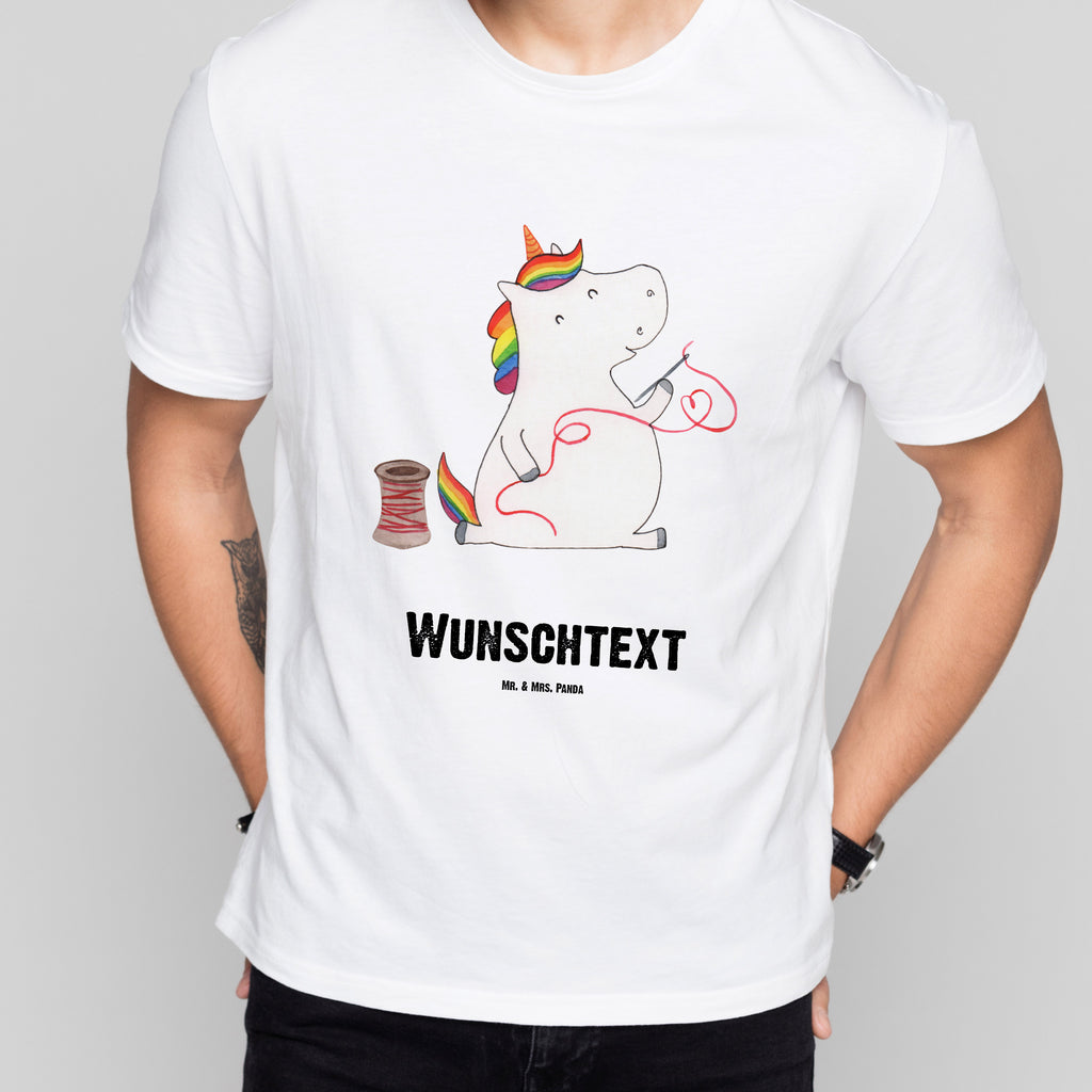 Personalisiertes T-Shirt Einhorn Näherin T-Shirt Personalisiert, T-Shirt mit Namen, T-Shirt mit Aufruck, Männer, Frauen, Wunschtext, Bedrucken, Einhorn, Einhörner, Einhorn Deko, Pegasus, Unicorn, Näherin, nähen, Mädchen, Freundin, Häkeln, Stricken, basteln, Nähzimmer