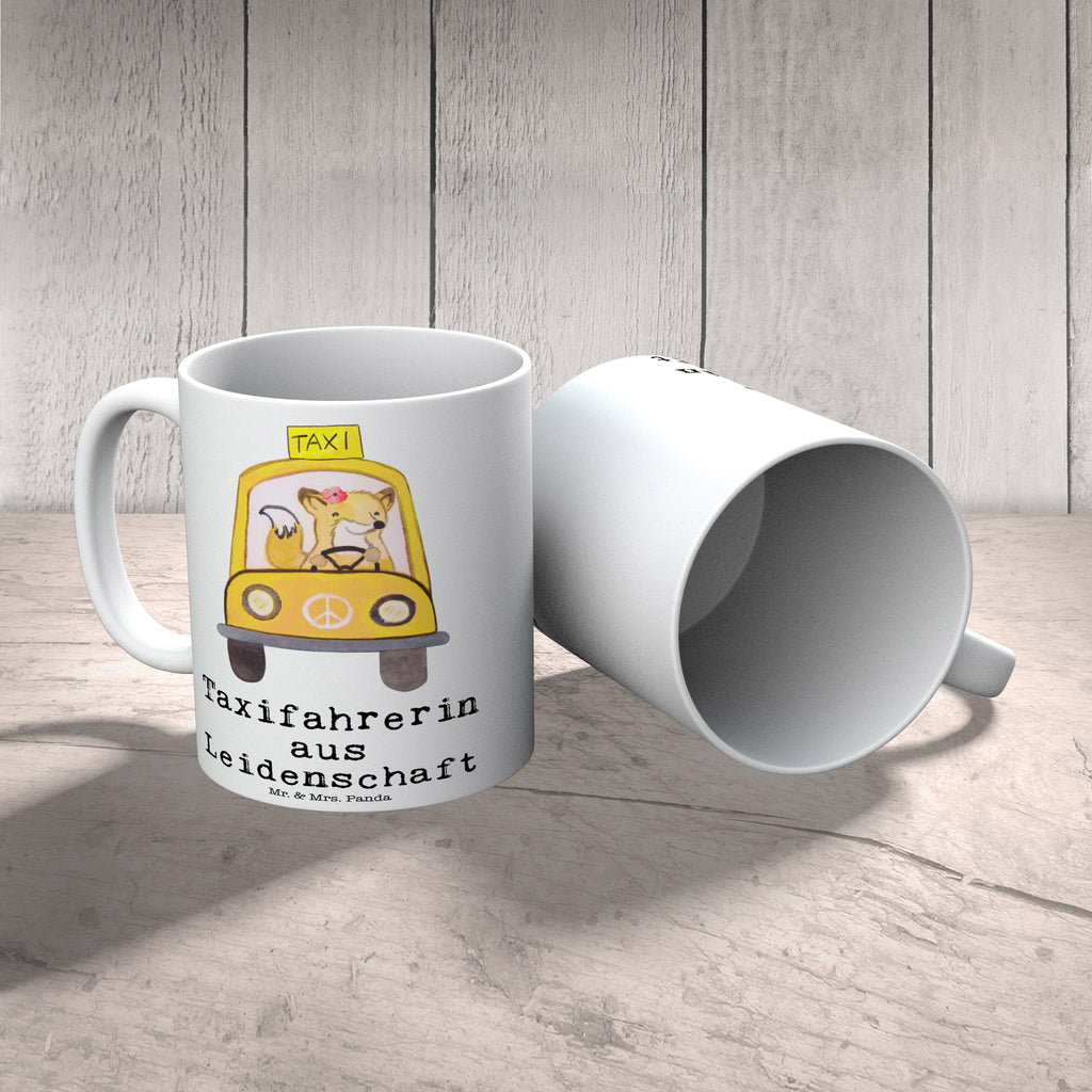 Tasse Taxifahrerin aus Leidenschaft Tasse, Kaffeetasse, Teetasse, Becher, Kaffeebecher, Teebecher, Keramiktasse, Porzellantasse, Büro Tasse, Geschenk Tasse, Tasse Sprüche, Tasse Motive, Kaffeetassen, Tasse bedrucken, Designer Tasse, Cappuccino Tassen, Schöne Teetassen, Beruf, Ausbildung, Jubiläum, Abschied, Rente, Kollege, Kollegin, Geschenk, Schenken, Arbeitskollege, Mitarbeiter, Firma, Danke, Dankeschön