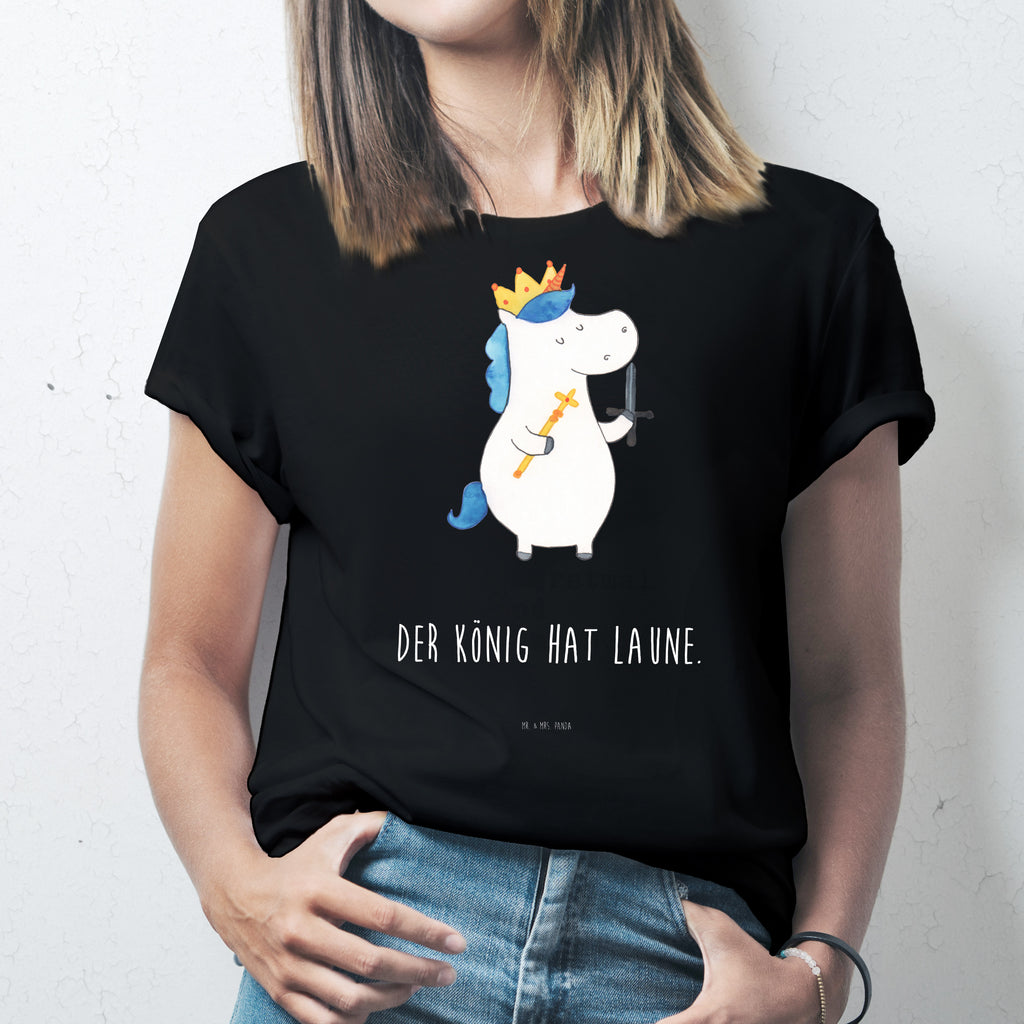 T-Shirt Standard Einhorn König mit Schwert T-Shirt, Shirt, Tshirt, Lustiges T-Shirt, T-Shirt mit Spruch, Party, Junggesellenabschied, Jubiläum, Geburstag, Herrn, Damen, Männer, Frauen, Schlafshirt, Nachthemd, Sprüche, Einhorn, Einhörner, Einhorn Deko, Pegasus, Unicorn, König, Ritter, Mittelalter