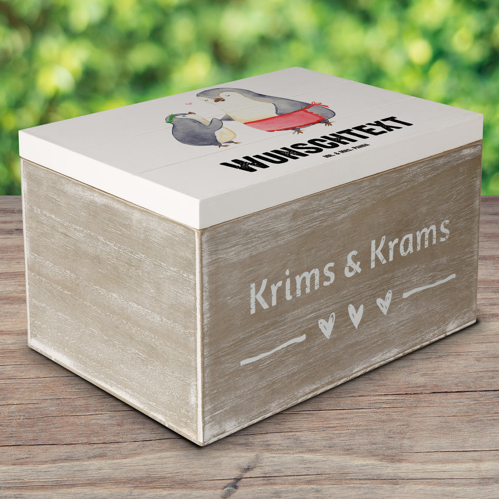 Personalisierte Holzkiste Pinguin mit Kind Holzkiste mit Namen, Kiste mit Namen, Schatzkiste mit Namen, Truhe mit Namen, Schatulle mit Namen, Erinnerungsbox mit Namen, Erinnerungskiste, mit Namen, Dekokiste mit Namen, Aufbewahrungsbox mit Namen, Holzkiste Personalisiert, Kiste Personalisiert, Schatzkiste Personalisiert, Truhe Personalisiert, Schatulle Personalisiert, Erinnerungsbox Personalisiert, Erinnerungskiste Personalisiert, Dekokiste Personalisiert, Aufbewahrungsbox Personalisiert, Geschenkbox personalisiert, GEschenkdose personalisiert, Familie, Vatertag, Muttertag, Bruder, Schwester, Mama, Papa, Oma, Opa, Geschenk, Mami, Mutti, Mutter, Geburststag