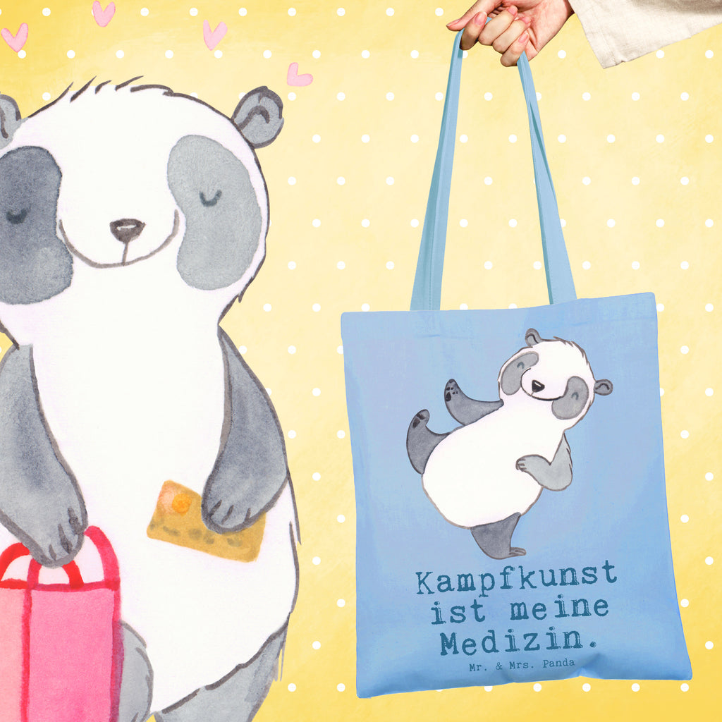 Tragetasche Panda Kampfkunst Medizin Beuteltasche, Beutel, Einkaufstasche, Jutebeutel, Stoffbeutel, Tasche, Shopper, Umhängetasche, Strandtasche, Schultertasche, Stofftasche, Tragetasche, Badetasche, Jutetasche, Einkaufstüte, Laptoptasche, Geschenk, Sport, Sportart, Hobby, Schenken, Danke, Dankeschön, Auszeichnung, Gewinn, Sportler, Kampfkunst, Kampfsportarten, Selbstverteidigung