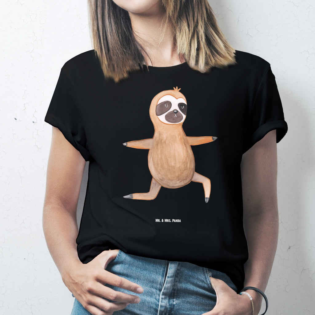 T-Shirt Standard Faultier  Yoga T-Shirt, Shirt, Tshirt, Lustiges T-Shirt, T-Shirt mit Spruch, Party, Junggesellenabschied, Jubiläum, Geburstag, Herrn, Damen, Männer, Frauen, Schlafshirt, Nachthemd, Sprüche, Faultier, Faultier Geschenk, Faultier Deko, Faultiere, faul, Lieblingstier, Yoga, Namaste, Krieger, Yogaübungen, Meditation, Atmung, Gelassenheit, Entspannung