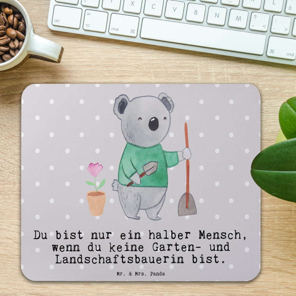 Mauspad Garten- und Landschaftsbauerin mit Herz Mousepad, Computer zubehör, Büroausstattung, PC Zubehör, Arbeitszimmer, Mauspad, Einzigartiges Mauspad, Designer Mauspad, Mausunterlage, Mauspad Büro, Beruf, Ausbildung, Jubiläum, Abschied, Rente, Kollege, Kollegin, Geschenk, Schenken, Arbeitskollege, Mitarbeiter, Firma, Danke, Dankeschön, Gärtnerin, Gartenplaner, Gärtnerei, Gartenbau, Hobbygärtnerin, Garten- und Landschaftsbauerin