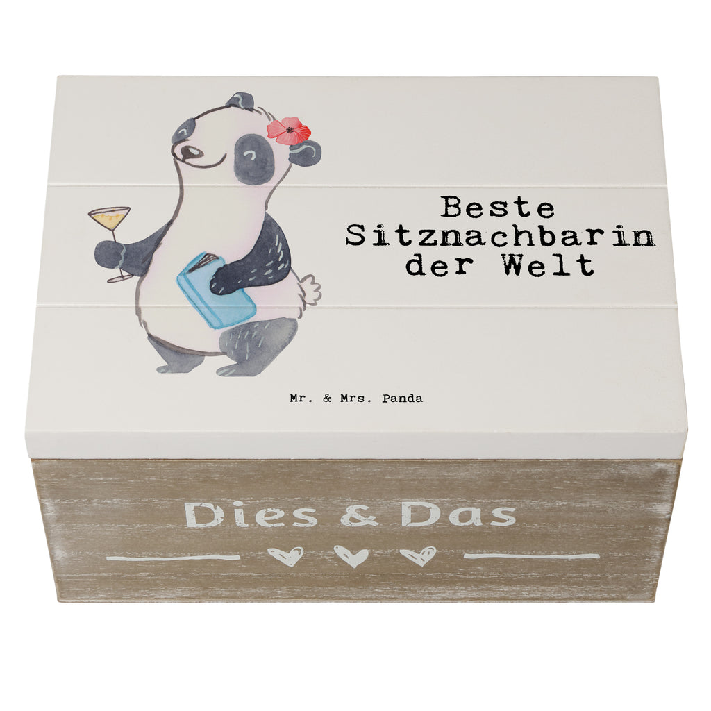 Holzkiste Panda Beste Sitznachbarin der Welt Holzkiste, Kiste, Schatzkiste, Truhe, Schatulle, XXL, Erinnerungsbox, Erinnerungskiste, Dekokiste, Aufbewahrungsbox, Geschenkbox, Geschenkdose, für, Dankeschön, Geschenk, Schenken, Geburtstag, Geburtstagsgeschenk, Geschenkidee, Danke, Bedanken, Mitbringsel, Freude machen, Geschenktipp, Sitznachbarin, Stuhlnachbar, Mitschülerin, Nachbarin, Uni, Universität, Seminar, Kommilitone, Tischnachbar, Schule, Mitstudentin, Hochschule, Beste Sitznachbarin der Welt, Weltbeste Sitznachbarin