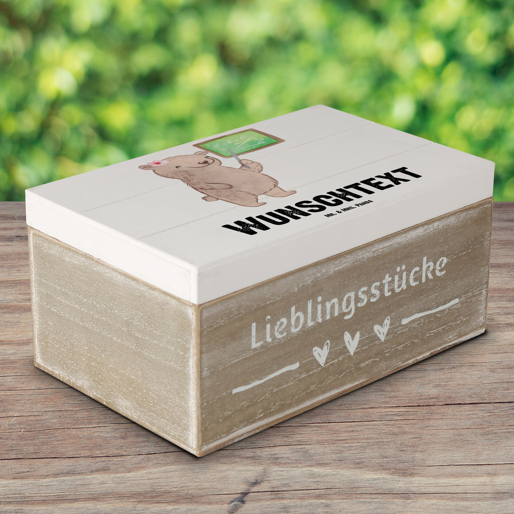 Personalisierte Holzkiste Mathematikerin Herz Holzkiste mit Namen, Kiste mit Namen, Schatzkiste mit Namen, Truhe mit Namen, Schatulle mit Namen, Erinnerungsbox mit Namen, Erinnerungskiste, mit Namen, Dekokiste mit Namen, Aufbewahrungsbox mit Namen, Holzkiste Personalisiert, Kiste Personalisiert, Schatzkiste Personalisiert, Truhe Personalisiert, Schatulle Personalisiert, Erinnerungsbox Personalisiert, Erinnerungskiste Personalisiert, Dekokiste Personalisiert, Aufbewahrungsbox Personalisiert, Geschenkbox personalisiert, GEschenkdose personalisiert, Beruf, Ausbildung, Jubiläum, Abschied, Rente, Kollege, Kollegin, Geschenk, Schenken, Arbeitskollege, Mitarbeiter, Firma, Danke, Dankeschön, Mathematikerin, Mathematik Studium, Studentin Mathe, Bachelor, Master