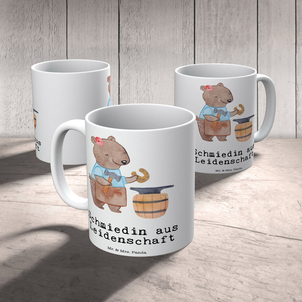 Tasse Schmiedin aus Leidenschaft Tasse, Kaffeetasse, Teetasse, Becher, Kaffeebecher, Teebecher, Keramiktasse, Porzellantasse, Büro Tasse, Geschenk Tasse, Tasse Sprüche, Tasse Motive, Kaffeetassen, Tasse bedrucken, Designer Tasse, Cappuccino Tassen, Schöne Teetassen, Beruf, Ausbildung, Jubiläum, Abschied, Rente, Kollege, Kollegin, Geschenk, Schenken, Arbeitskollege, Mitarbeiter, Firma, Danke, Dankeschön