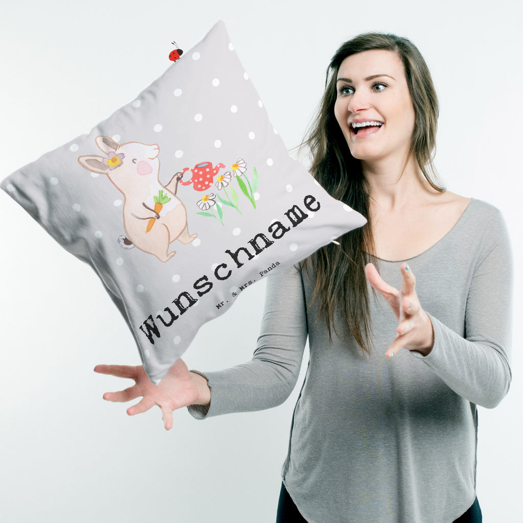 Personalisiertes Kissen Gärtnerin mit Herz Kissen, personalisiert, Name, Wunschname, bedrucken, Kopfkissen, Beruf, Ausbildung, Jubiläum, Abschied, Rente, Kollege, Kollegin, Geschenk, Schenken, Arbeitskollege, Mitarbeiter, Firma, Danke, Dankeschön, Gärtnerin, Gartenplaner, Gärtnerei, Gartenbau, Hobbygärtnerin, Garten- und Landschaftsbauerin