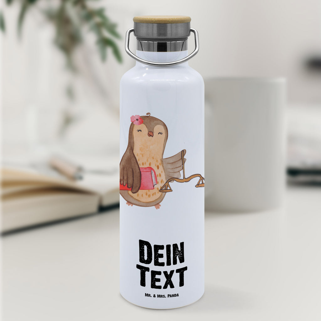 Personalisierte Trinkflasche Juristin mit Herz Personalisierte Trinkflasche, Trinkflasche mit Namen, Trinkflasche bedrucken, Flasche personalisiert, Trinkflasch mit Aufdruck, Trinkflasche Werbegeschenk, Namensaufdruck Trinkflasche, Sportflasche personalisiert, Trinkflasche Sport, Beruf, Ausbildung, Jubiläum, Abschied, Rente, Kollege, Kollegin, Geschenk, Schenken, Arbeitskollege, Mitarbeiter, Firma, Danke, Dankeschön, Juristin, Anwältin, Jura Studium, Master of laws, Staatsexamen, Jurastudent, Anwaltskanzlei