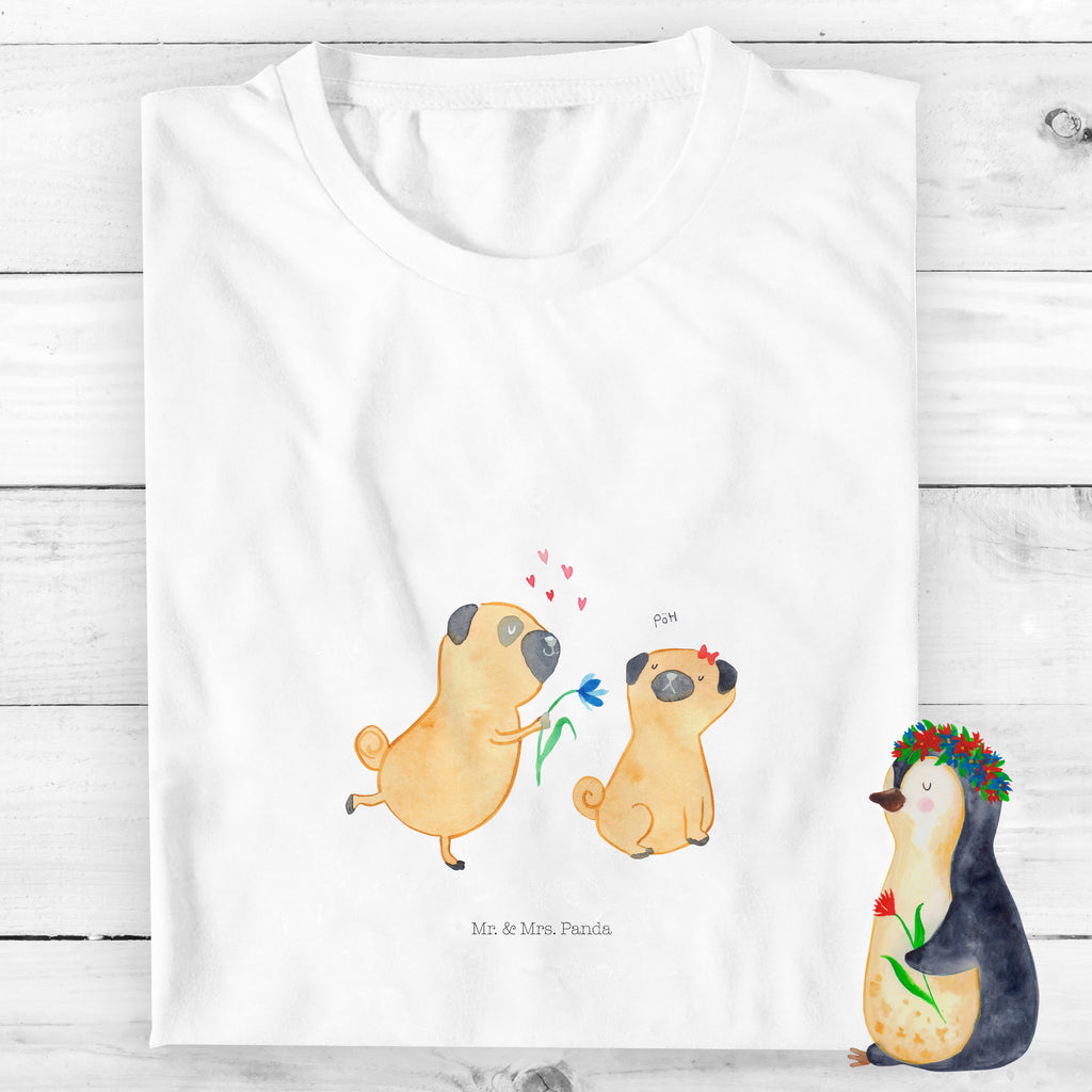 Organic Kinder T-Shirt Mops Verliebt Kinder T-Shirt, Kinder T-Shirt Mädchen, Kinder T-Shirt Jungen, Hund, Hundemotiv, Haustier, Hunderasse, Tierliebhaber, Hundebesitzer, Sprüche, Mops, Möpse, Hundeliebe, verliebt, Liebe, Liebesspruch. Verlobt, Geschenk Freund, Partner