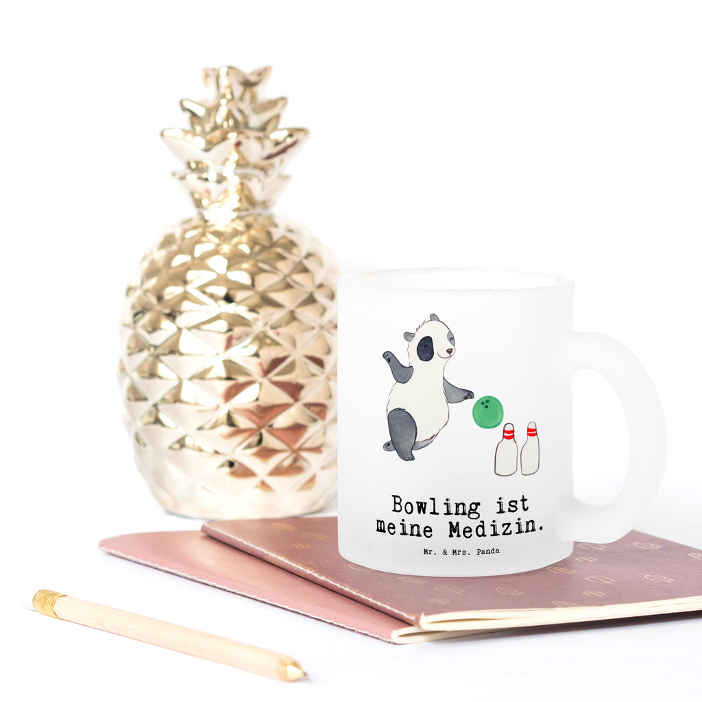 Teetasse Panda Bowling Teetasse, Teeglas, Teebecher, Tasse mit Henkel, Tasse, Glas Teetasse, Teetasse aus Glas, Geschenk, Sport, Sportart, Hobby, Schenken, Danke, Dankeschön, Auszeichnung, Gewinn, Sportler, Bowling, Bowlen gehen, Bowling Center