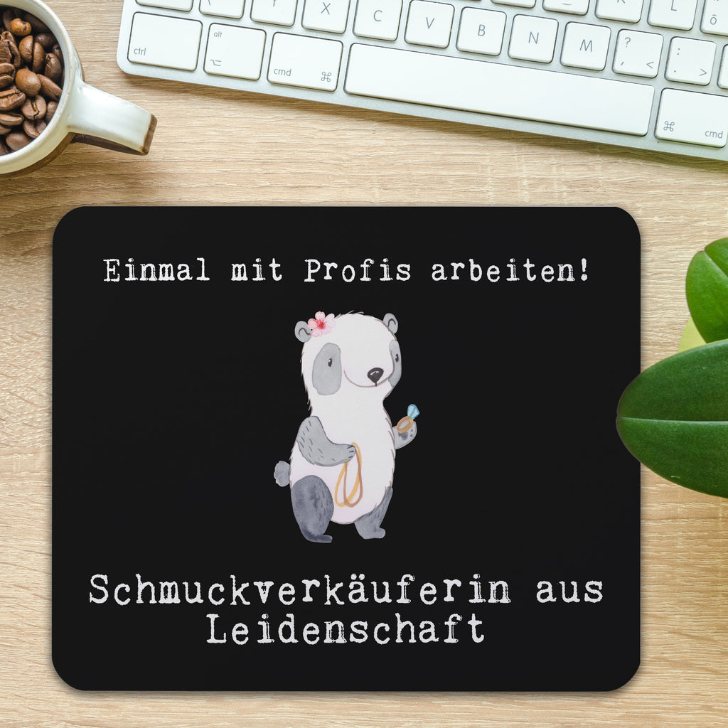 Mauspad Schmuckverkäuferin aus Leidenschaft Mousepad, Computer zubehör, Büroausstattung, PC Zubehör, Arbeitszimmer, Mauspad, Einzigartiges Mauspad, Designer Mauspad, Mausunterlage, Mauspad Büro, Beruf, Ausbildung, Jubiläum, Abschied, Rente, Kollege, Kollegin, Geschenk, Schenken, Arbeitskollege, Mitarbeiter, Firma, Danke, Dankeschön, Schmuckverkäuferin, Juwelier, Goldschmied, Schmied, Schmuckwarenhändler, Schmuckgeschäft, Eröffnung