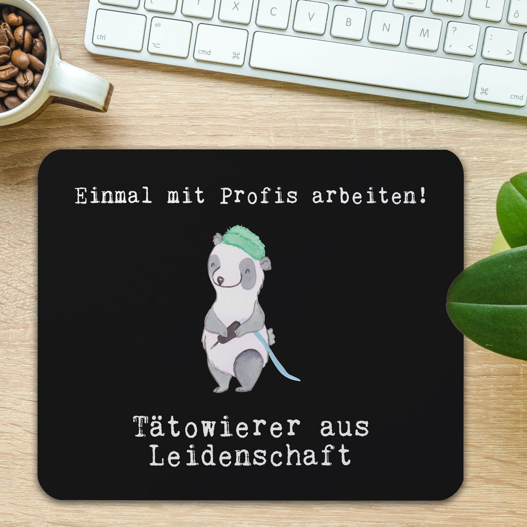 Mauspad Tätowierer aus Leidenschaft Mousepad, Computer zubehör, Büroausstattung, PC Zubehör, Arbeitszimmer, Mauspad, Einzigartiges Mauspad, Designer Mauspad, Mausunterlage, Mauspad Büro, Beruf, Ausbildung, Jubiläum, Abschied, Rente, Kollege, Kollegin, Geschenk, Schenken, Arbeitskollege, Mitarbeiter, Firma, Danke, Dankeschön