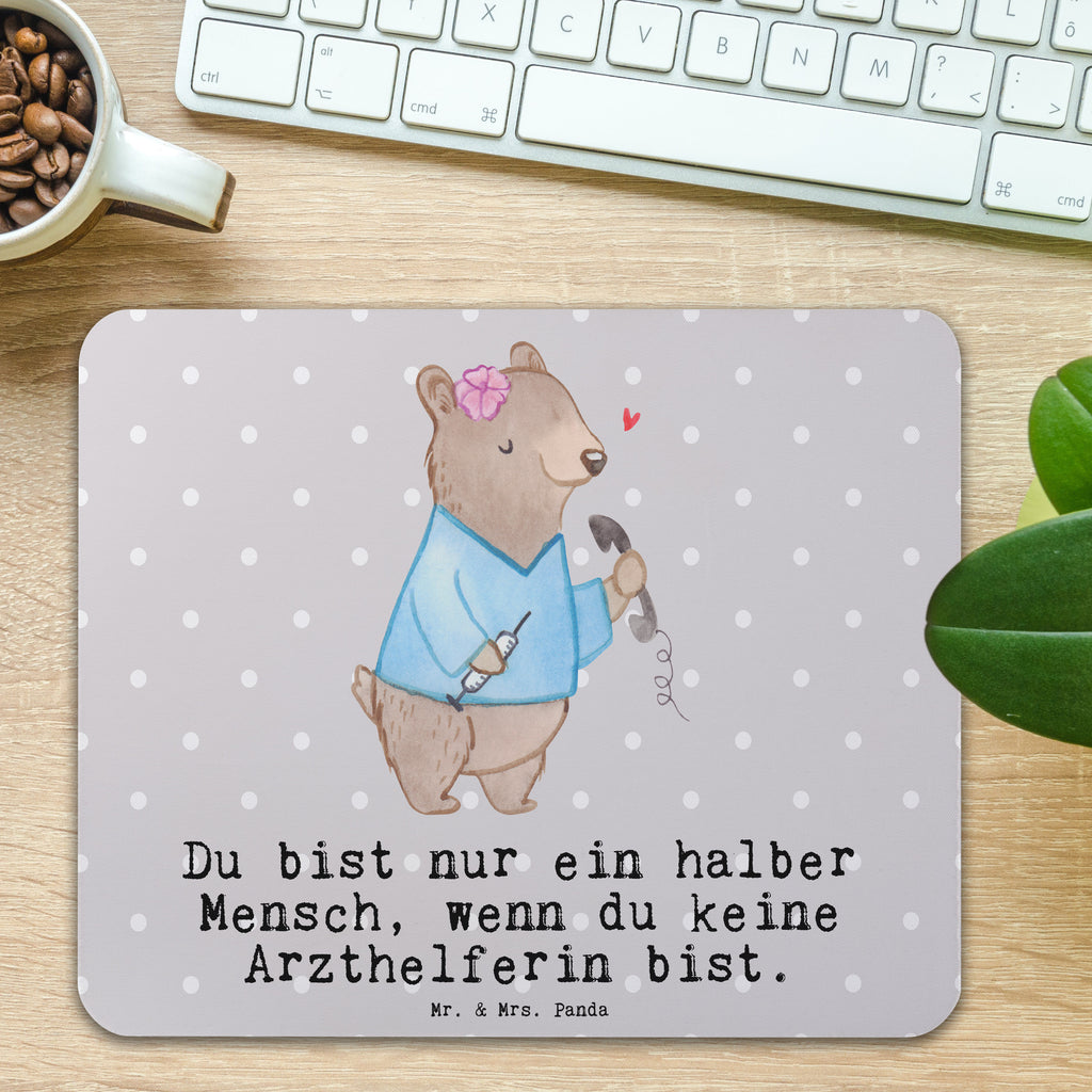 Mauspad Arzthelferin mit Herz Mousepad, Computer zubehör, Büroausstattung, PC Zubehör, Arbeitszimmer, Mauspad, Einzigartiges Mauspad, Designer Mauspad, Mausunterlage, Mauspad Büro, Beruf, Ausbildung, Jubiläum, Abschied, Rente, Kollege, Kollegin, Geschenk, Schenken, Arbeitskollege, Mitarbeiter, Firma, Danke, Dankeschön, Arzthelferin, Medizinische Fachangestellte