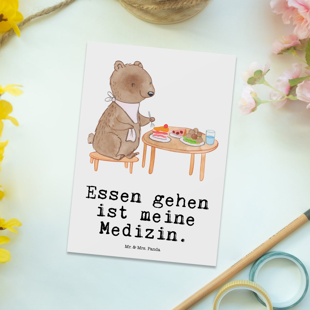 Postkarte Bär Essen gehen Medizin Postkarte, Karte, Geschenkkarte, Grußkarte, Einladung, Ansichtskarte, Geburtstagskarte, Einladungskarte, Dankeskarte, Ansichtskarten, Einladung Geburtstag, Einladungskarten Geburtstag, Geschenk, Sport, Sportart, Hobby, Schenken, Danke, Dankeschön, Auszeichnung, Gewinn, Sportler, Essen gehen, Essen, Restaurant, Restaurantbesuch, Köstlichkeiten