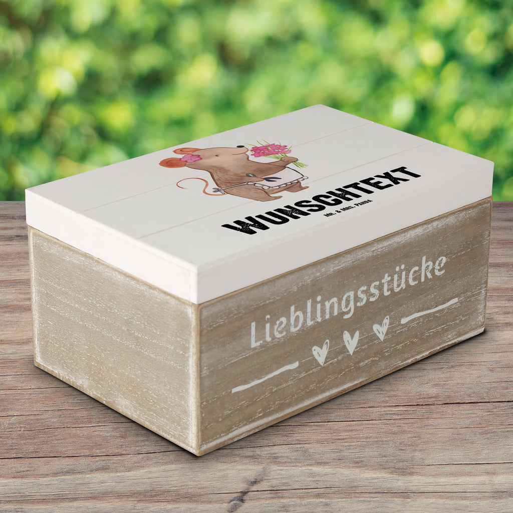 Personalisierte Holzkiste Maus Beste Großtante der Welt Holzkiste mit Namen, Kiste mit Namen, Schatzkiste mit Namen, Truhe mit Namen, Schatulle mit Namen, Erinnerungsbox mit Namen, Erinnerungskiste, mit Namen, Dekokiste mit Namen, Aufbewahrungsbox mit Namen, Holzkiste Personalisiert, Kiste Personalisiert, Schatzkiste Personalisiert, Truhe Personalisiert, Schatulle Personalisiert, Erinnerungsbox Personalisiert, Erinnerungskiste Personalisiert, Dekokiste Personalisiert, Aufbewahrungsbox Personalisiert, Geschenkbox personalisiert, GEschenkdose personalisiert, für, Dankeschön, Geschenk, Schenken, Geburtstag, Geburtstagsgeschenk, Geschenkidee, Danke, Bedanken, Mitbringsel, Freude machen, Geschenktipp, Großtante, Grosstante, Tante, Lieblingstante, Familie, Schwester, Tanten, Kleinigkeit, Beste, Nichte, Neffe, Groß