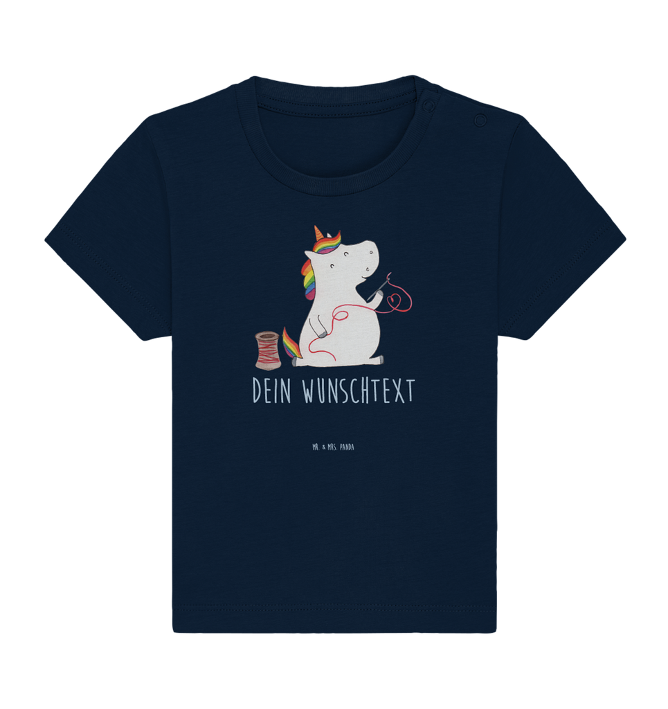 Personalisiertes Baby Shirt Einhorn Näherin Personalisiertes Baby T-Shirt, Personalisiertes Jungen Baby T-Shirt, Personalisiertes Mädchen Baby T-Shirt, Personalisiertes Shirt, Einhorn, Einhörner, Einhorn Deko, Pegasus, Unicorn, Näherin, nähen, Mädchen, Freundin, Häkeln, Stricken, basteln, Nähzimmer