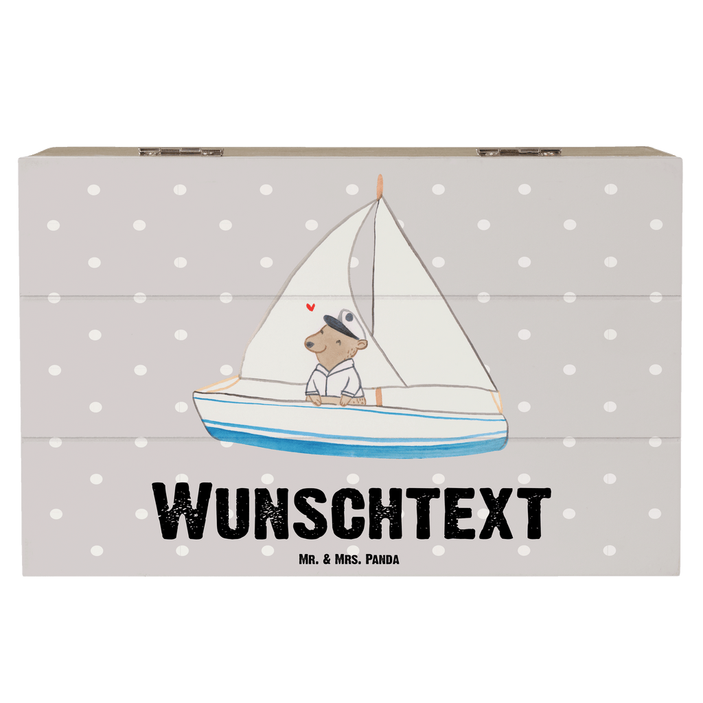 Personalisierte Holzkiste Bär Segeln Holzkiste mit Namen, Kiste mit Namen, Schatzkiste mit Namen, Truhe mit Namen, Schatulle mit Namen, Erinnerungsbox mit Namen, Erinnerungskiste, mit Namen, Dekokiste mit Namen, Aufbewahrungsbox mit Namen, Holzkiste Personalisiert, Kiste Personalisiert, Schatzkiste Personalisiert, Truhe Personalisiert, Schatulle Personalisiert, Erinnerungsbox Personalisiert, Erinnerungskiste Personalisiert, Dekokiste Personalisiert, Aufbewahrungsbox Personalisiert, Geschenkbox personalisiert, GEschenkdose personalisiert, Geschenk, Sport, Sportart, Hobby, Schenken, Danke, Dankeschön, Auszeichnung, Gewinn, Sportler, segeln, Segeltörn, Segelboot, Segelschule, Yachtclub