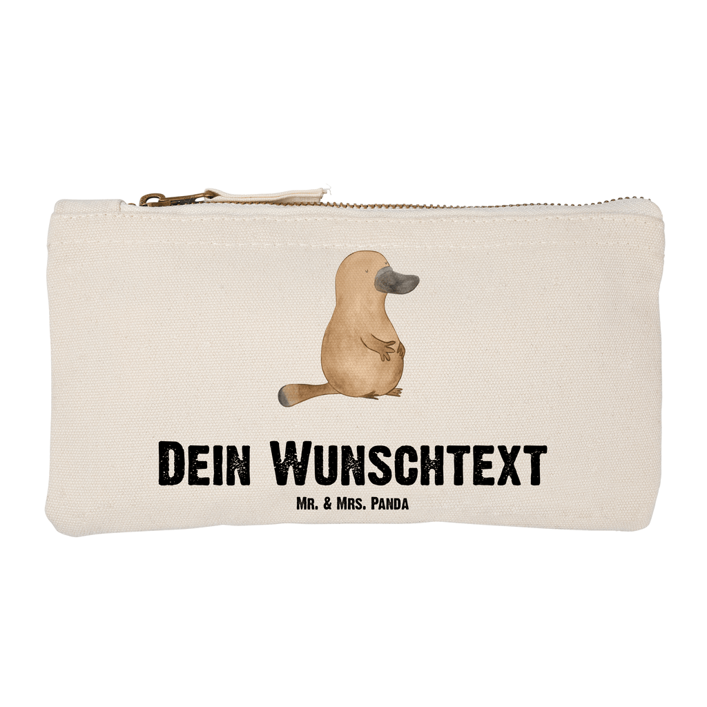 Personalisierte Schminktasche Schnabeltier mutig Personalisierte Schminktasche, Personalisierte Kosmetiktasche, Personalisierter Kosmetikbeutel, Personalisiertes Stiftemäppchen, Personalisiertes Etui, Personalisierte Federmappe, Personalisierte Makeup Bag, Personalisiertes Schminketui, Personalisiertes Kosmetiketui, Personalisiertes Schlamperetui, Schminktasche mit Namen, Kosmetiktasche mit Namen, Kosmetikbeutel mit Namen, Stiftemäppchen mit Namen, Etui mit Namen, Federmappe mit Namen, Makeup Bg mit Namen, Schminketui mit Namen, Kosmetiketui mit Namen, Schlamperetui mit Namen, Schminktasche personalisieren, Schminktasche bedrucken, Schminktasche selbst gestalten, Meerestiere, Meer, Urlaub, Schnabeltier, Mut, mutig, Lebensweisheit, Schnabeltiere, Motivation, Training, Büro, Arbeit, Neuanfang, Neustart, Weltreise, Raodtrip