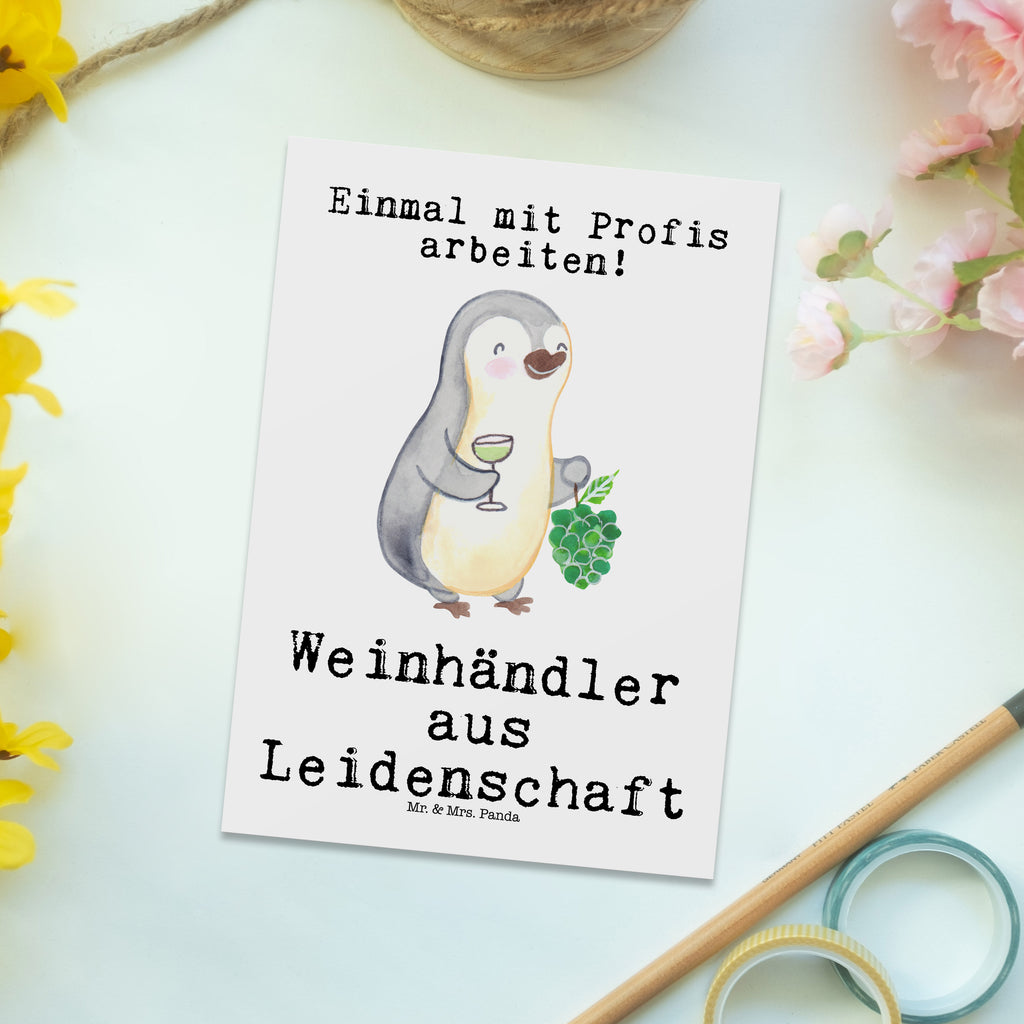 Postkarte Weinhändler aus Leidenschaft Postkarte, Karte, Geschenkkarte, Grußkarte, Einladung, Ansichtskarte, Geburtstagskarte, Einladungskarte, Dankeskarte, Ansichtskarten, Einladung Geburtstag, Einladungskarten Geburtstag, Beruf, Ausbildung, Jubiläum, Abschied, Rente, Kollege, Kollegin, Geschenk, Schenken, Arbeitskollege, Mitarbeiter, Firma, Danke, Dankeschön