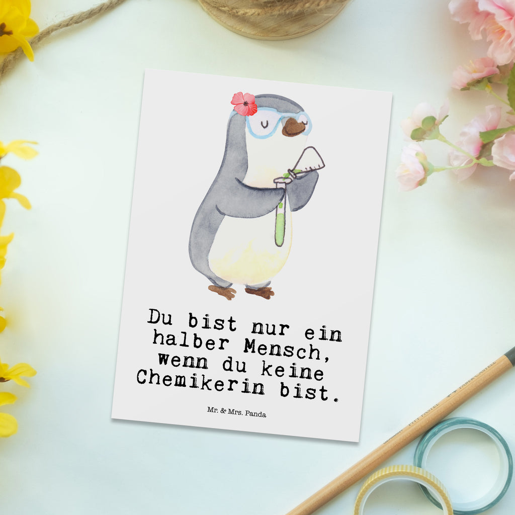 Postkarte Chemikerin mit Herz Postkarte, Karte, Geschenkkarte, Grußkarte, Einladung, Ansichtskarte, Geburtstagskarte, Einladungskarte, Dankeskarte, Ansichtskarten, Einladung Geburtstag, Einladungskarten Geburtstag, Beruf, Ausbildung, Jubiläum, Abschied, Rente, Kollege, Kollegin, Geschenk, Schenken, Arbeitskollege, Mitarbeiter, Firma, Danke, Dankeschön, Chemikerin, Chemielaborantin, Naturwissenschaftlerin, Labor, Studium, Forschung, Wissenschaftlerin