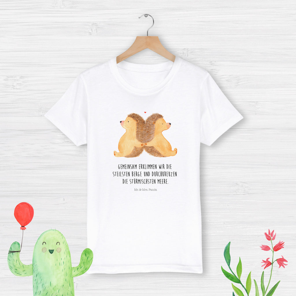 Organic Kinder T-Shirt Igel händchenhaltend Kinder T-Shirt, Kinder T-Shirt Mädchen, Kinder T-Shirt Jungen, Liebe, Partner, Freund, Freundin, Ehemann, Ehefrau, Heiraten, Verlobung, Heiratsantrag, Liebesgeschenk, Jahrestag, Hocheitstag, Igel, Igelliebe, Hand in Hand, Liebesbeweis, große Liebe, Liebesbotschaft, Hochzeit, Lieblingsmensch, Gemeinsamkeit, Love, Geschenk für zwei