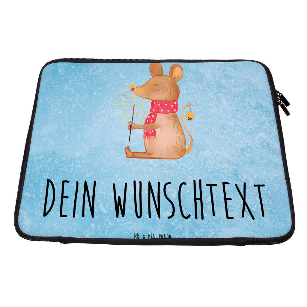 Personalisierte Notebook Tasche Weihnachtsmaus Personalisierte Notebook Tasche, Personalisierte Notebooktasche, Personalisierte Computertasche, Personalisierte Notebook-Reisehülle, Personalisierte Laptop Hülle, Personalisierte Laptop Tasche, Notebook Tasche personalisiert, Notebook Tasche mit Namen, Notebook Tasche bedrucken, Winter, Weihnachten, Weihnachtsdeko, Nikolaus, Advent, Heiligabend, Wintermotiv, Frohe Weihnachten, Weihnachtsgruß, Weihnachtsmotiv, Maus, Mäuschen, Weihnachtswunder