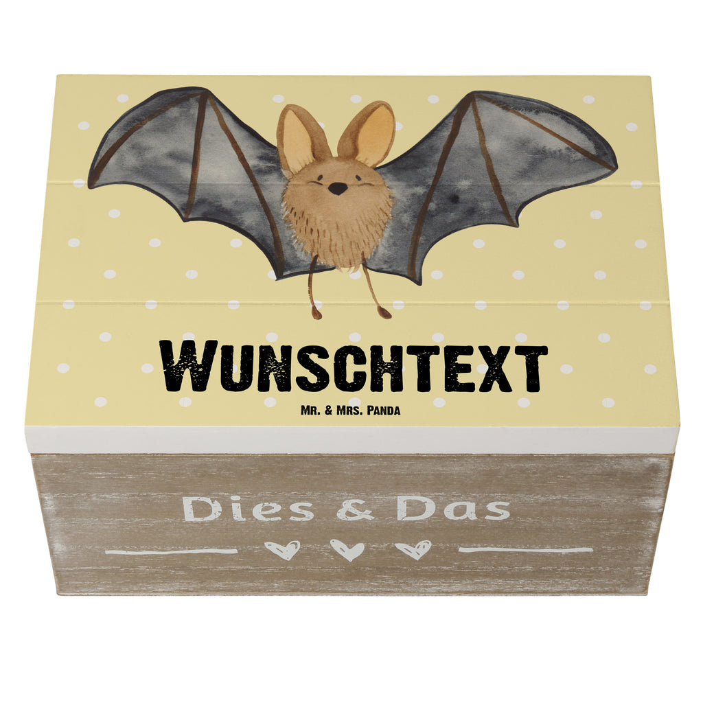 Personalisierte Holzkiste Fledermaus Flügel Holzkiste mit Namen, Kiste mit Namen, Schatzkiste mit Namen, Truhe mit Namen, Schatulle mit Namen, Erinnerungsbox mit Namen, Erinnerungskiste, mit Namen, Dekokiste mit Namen, Aufbewahrungsbox mit Namen, Holzkiste Personalisiert, Kiste Personalisiert, Schatzkiste Personalisiert, Truhe Personalisiert, Schatulle Personalisiert, Erinnerungsbox Personalisiert, Erinnerungskiste Personalisiert, Dekokiste Personalisiert, Aufbewahrungsbox Personalisiert, Geschenkbox personalisiert, GEschenkdose personalisiert, Tiermotive, Gute Laune, lustige Sprüche, Tiere