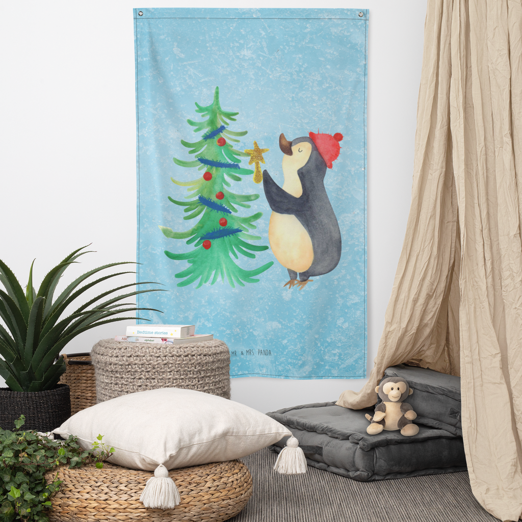 Wandteppich Pinguin Weihnachtsbaum Wandbehang, Dekoration, Boho, Wandteppich, Wandtuch, Wanddeko, Tapisserie, Tapestry, Wandbild, Textil-Kunst, Schmuck-Wandbehang, Wand Deko, Kinderzimmer, Kinderzimmer Wand, Kinderzimmer Deko, Kinderzimmer Wanddeko, Winter, Weihnachten, Weihnachtsdeko, Nikolaus, Advent, Heiligabend, Wintermotiv, Pinguin